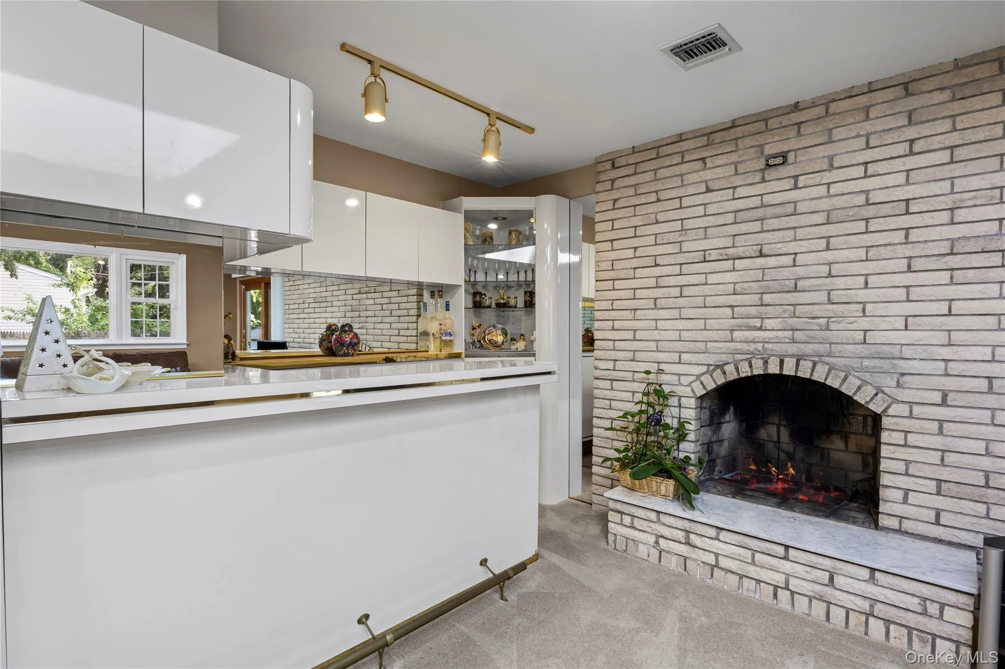 2 Erita Lane, Smithtown, NY, 3 Bedrooms Bedrooms, 7 Rooms Rooms,3 BathroomsBathrooms,Residential,For Rent,Erita,0,1037385 2 Erita Lane, Smithtown, NY, 3 Bedrooms Bedrooms, 7 Rooms Rooms,3 BathroomsBathrooms,Residential,For Rent,Erita,0,1037385