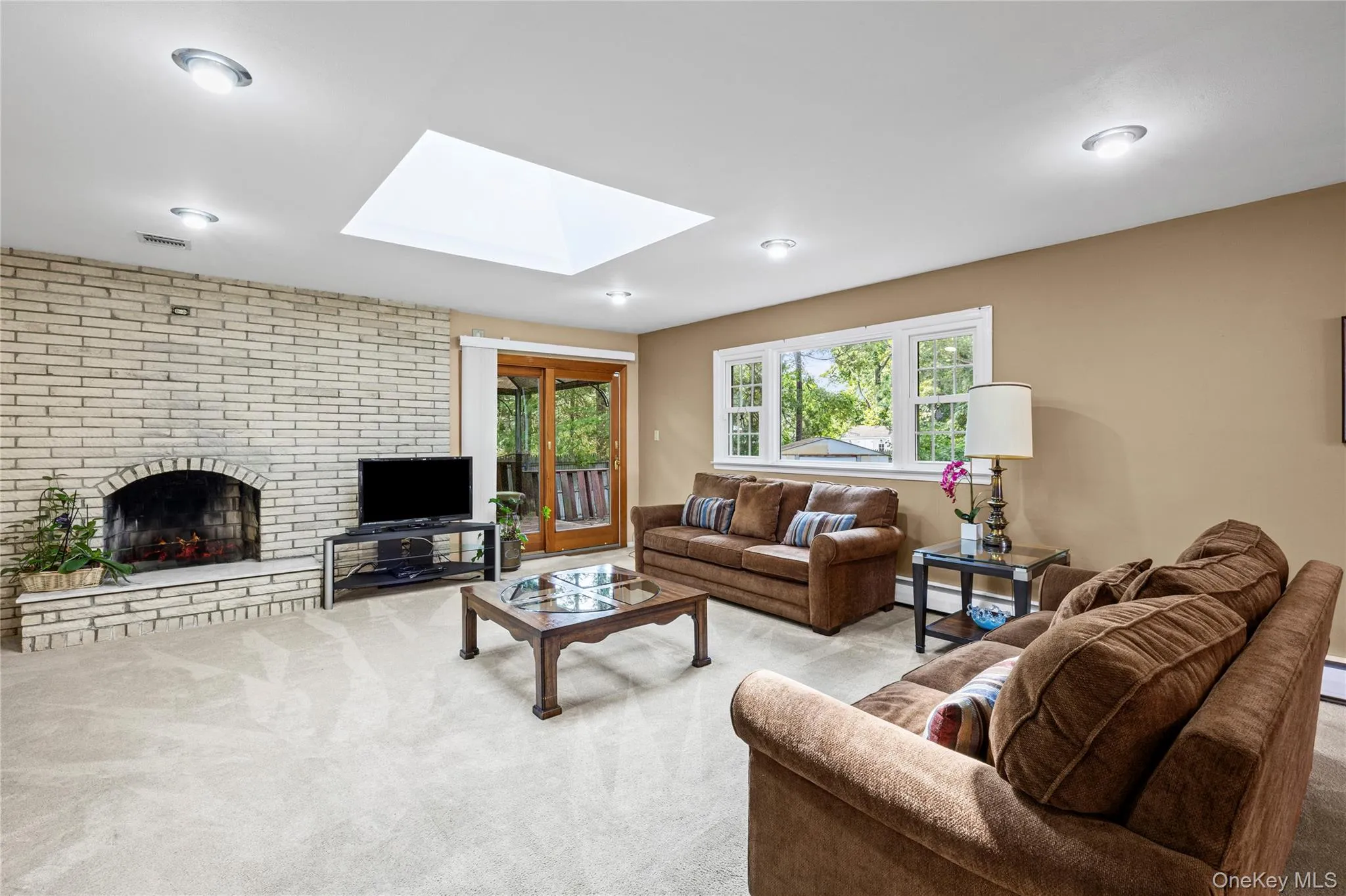2 Erita Lane, Smithtown, NY, 3 Bedrooms Bedrooms, 7 Rooms Rooms,3 BathroomsBathrooms,Residential,For Rent,Erita,0,1037385 2 Erita Lane, Smithtown, NY, 3 Bedrooms Bedrooms, 7 Rooms Rooms,3 BathroomsBathrooms,Residential,For Rent,Erita,0,1037385