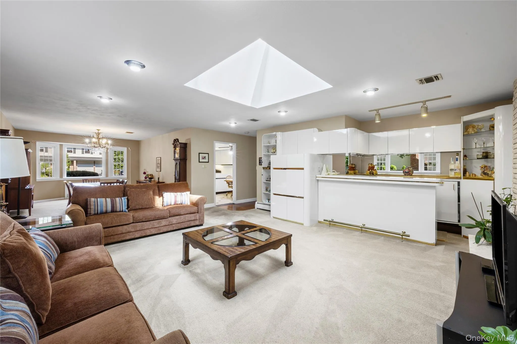 2 Erita Lane, Smithtown, NY, 3 Bedrooms Bedrooms, 7 Rooms Rooms,3 BathroomsBathrooms,Residential,For Rent,Erita,0,1037385 2 Erita Lane, Smithtown, NY, 3 Bedrooms Bedrooms, 7 Rooms Rooms,3 BathroomsBathrooms,Residential,For Rent,Erita,0,1037385