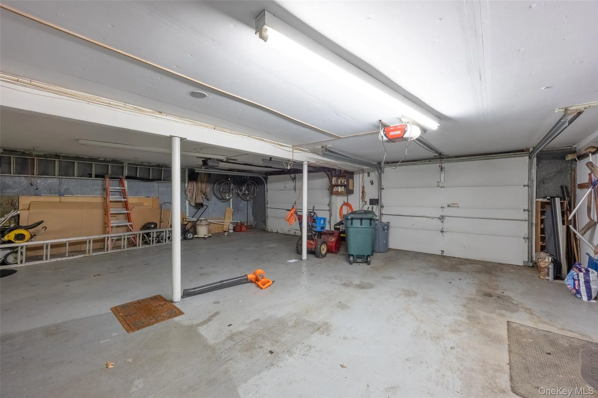 2 Erita Lane, Smithtown, NY, 3 Bedrooms Bedrooms, 7 Rooms Rooms,3 BathroomsBathrooms,Residential,For Rent,Erita,0,1037385 2 Erita Lane, Smithtown, NY, 3 Bedrooms Bedrooms, 7 Rooms Rooms,3 BathroomsBathrooms,Residential,For Rent,Erita,0,1037385
