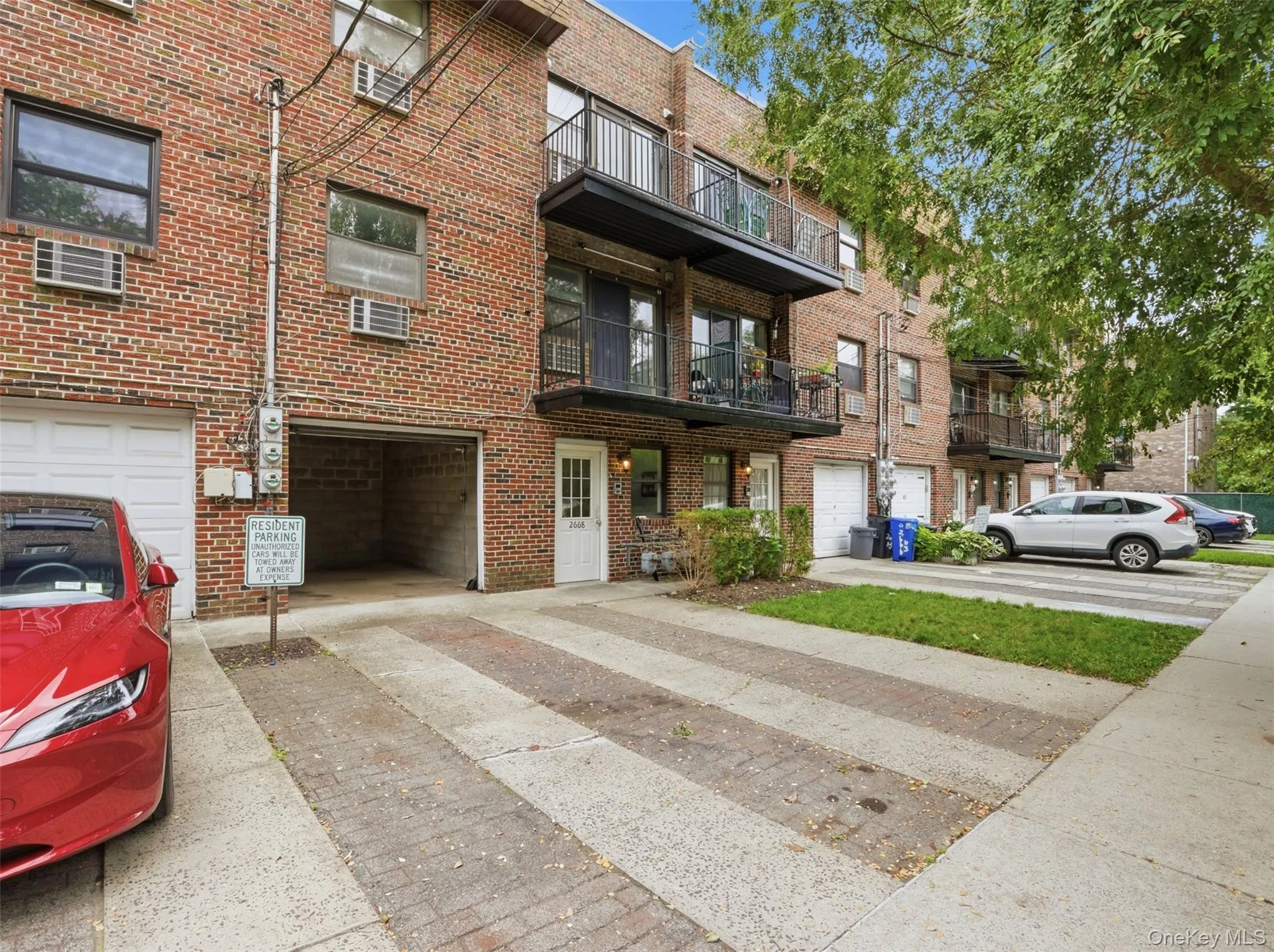 deeded garage for this unit deeded garage for this unit