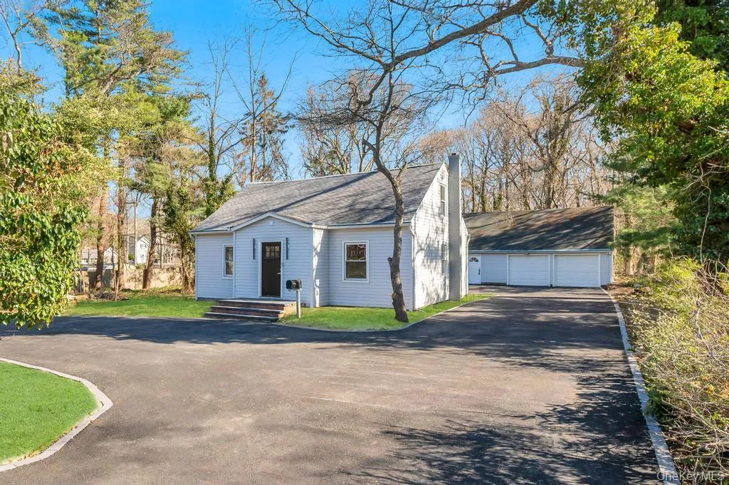 624 Townline Road, Smithtown, NY, 6 Bedrooms Bedrooms, 12 Rooms Rooms,3 BathroomsBathrooms,Residential,For Rent,Townline,0,1037399 624 Townline Road, Smithtown, NY, 6 Bedrooms Bedrooms, 12 Rooms Rooms,3 BathroomsBathrooms,Residential,For Rent,Townline,0,1037399