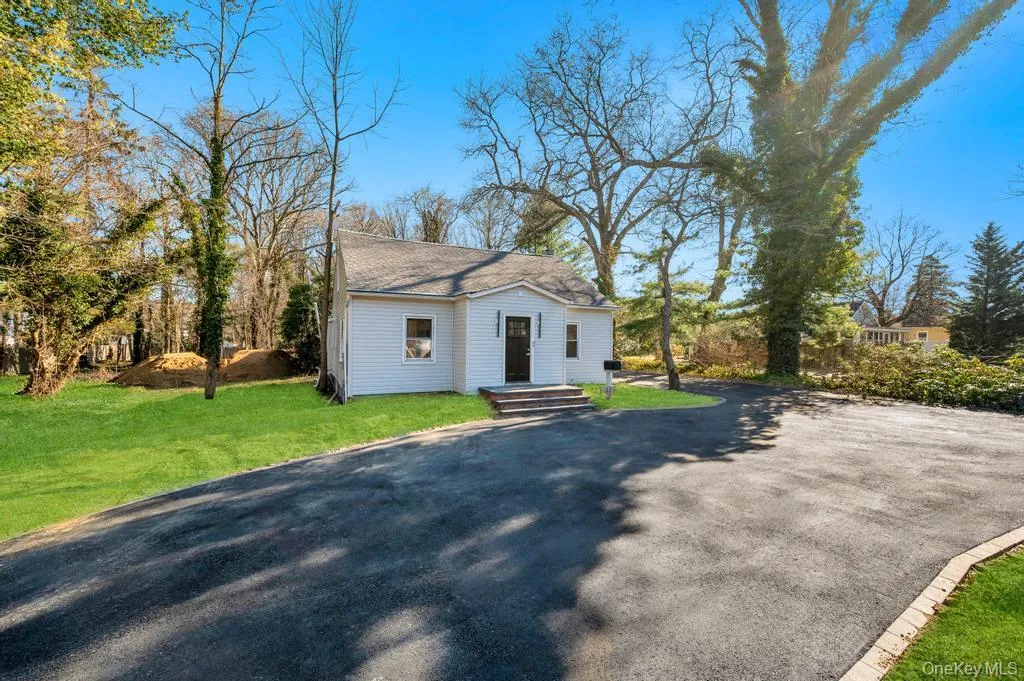 624 Townline Road, Smithtown, NY, 6 Bedrooms Bedrooms, 12 Rooms Rooms,3 BathroomsBathrooms,Residential,For Rent,Townline,0,1037399 624 Townline Road, Smithtown, NY, 6 Bedrooms Bedrooms, 12 Rooms Rooms,3 BathroomsBathrooms,Residential,For Rent,Townline,0,1037399
