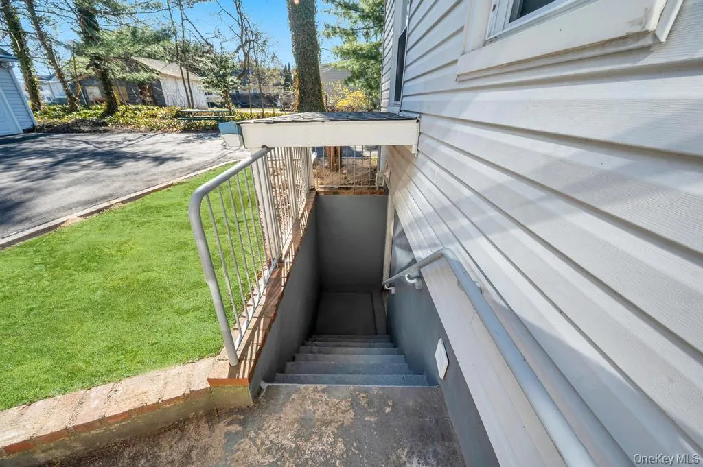 624 Townline Road, Smithtown, NY, 6 Bedrooms Bedrooms, 12 Rooms Rooms,3 BathroomsBathrooms,Residential,For Rent,Townline,0,1037399 624 Townline Road, Smithtown, NY, 6 Bedrooms Bedrooms, 12 Rooms Rooms,3 BathroomsBathrooms,Residential,For Rent,Townline,0,1037399