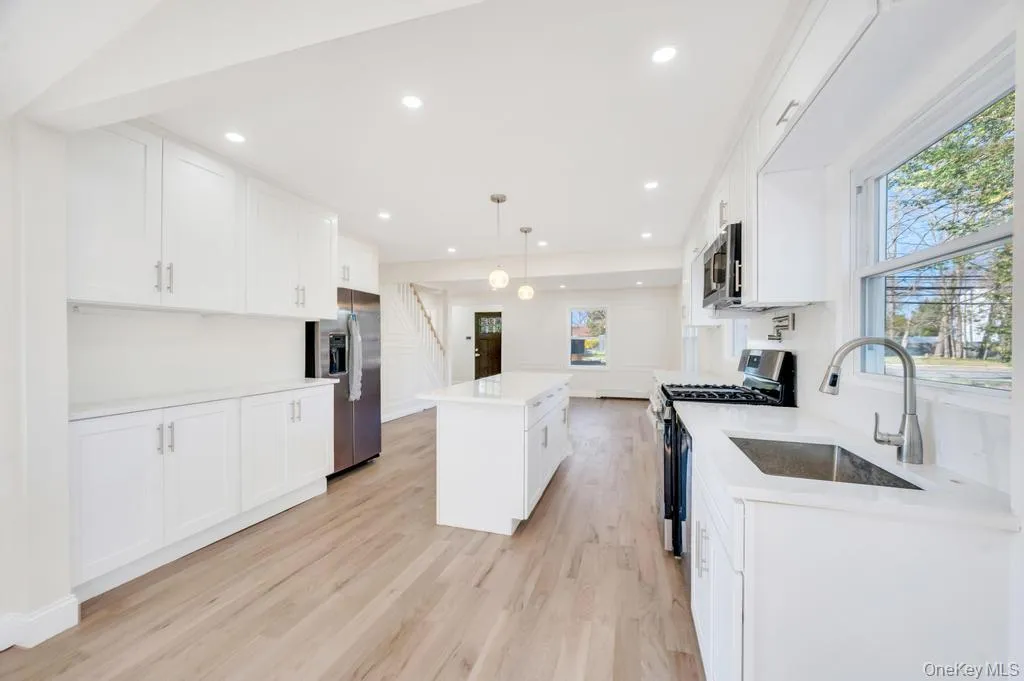 624 Townline Road, Smithtown, NY, 6 Bedrooms Bedrooms, 12 Rooms Rooms,3 BathroomsBathrooms,Residential,For Rent,Townline,0,1037399 624 Townline Road, Smithtown, NY, 6 Bedrooms Bedrooms, 12 Rooms Rooms,3 BathroomsBathrooms,Residential,For Rent,Townline,0,1037399