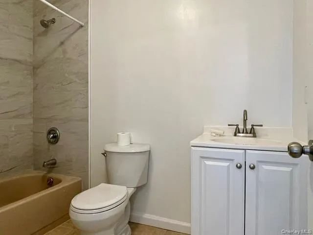 21 Black Stallion Court, Middletown, NY, 3 Bedrooms Bedrooms, 7 Rooms Rooms,1 BathroomBathrooms,Residential,For Rent,Black Stallion,0,1037400 21 Black Stallion Court, Middletown, NY, 3 Bedrooms Bedrooms, 7 Rooms Rooms,1 BathroomBathrooms,Residential,For Rent,Black Stallion,0,1037400