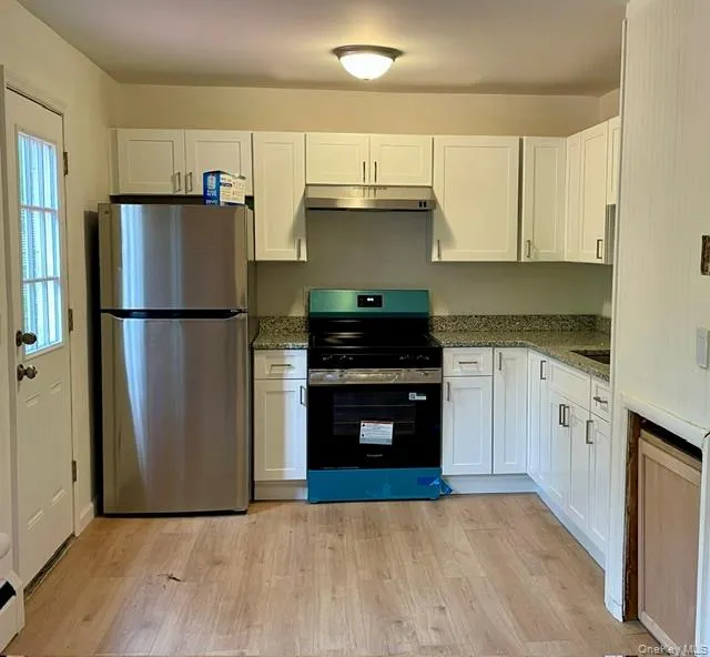 21 Black Stallion Court, Middletown, NY, 3 Bedrooms Bedrooms, 7 Rooms Rooms,1 BathroomBathrooms,Residential,For Rent,Black Stallion,0,1037400 21 Black Stallion Court, Middletown, NY, 3 Bedrooms Bedrooms, 7 Rooms Rooms,1 BathroomBathrooms,Residential,For Rent,Black Stallion,0,1037400