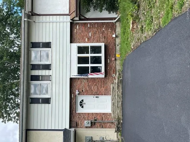 21 Black Stallion Court, Middletown, NY, 3 Bedrooms Bedrooms, 7 Rooms Rooms,1 BathroomBathrooms,Residential,For Rent,Black Stallion,0,1037400 21 Black Stallion Court, Middletown, NY, 3 Bedrooms Bedrooms, 7 Rooms Rooms,1 BathroomBathrooms,Residential,For Rent,Black Stallion,0,1037400