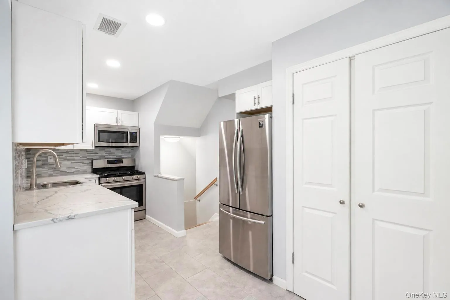 3518 Gibbs Road, Brookhaven, NY, 2 Bedrooms Bedrooms, 6 Rooms Rooms,1 BathroomBathrooms,Residential,For Rent,Gibbs,0,1037405 3518 Gibbs Road, Brookhaven, NY, 2 Bedrooms Bedrooms, 6 Rooms Rooms,1 BathroomBathrooms,Residential,For Rent,Gibbs,0,1037405
