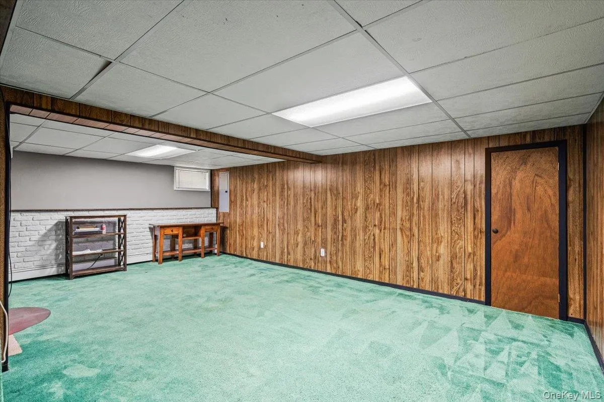 235 Kings Avenue, Oyster Bay, NY, 4 Bedrooms Bedrooms, 8 Rooms Rooms,1 BathroomBathrooms,Residential,For Rent,Kings,0,1037409 235 Kings Avenue, Oyster Bay, NY, 4 Bedrooms Bedrooms, 8 Rooms Rooms,1 BathroomBathrooms,Residential,For Rent,Kings,0,1037409
