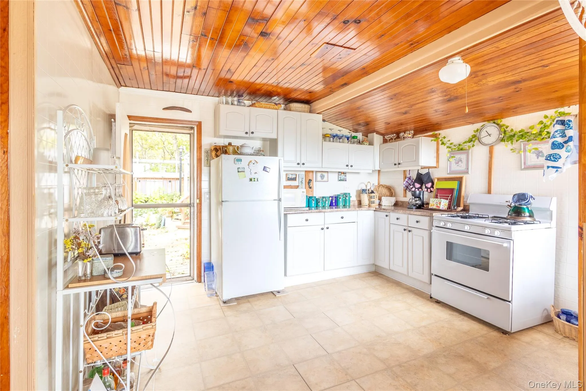 10 Acorn Path, Riverhead, NY, 2 Bedrooms Bedrooms, 4 Rooms Rooms,2 BathroomsBathrooms,Residential,For Rent,Acorn,0,1037418 10 Acorn Path, Riverhead, NY, 2 Bedrooms Bedrooms, 4 Rooms Rooms,2 BathroomsBathrooms,Residential,For Rent,Acorn,0,1037418