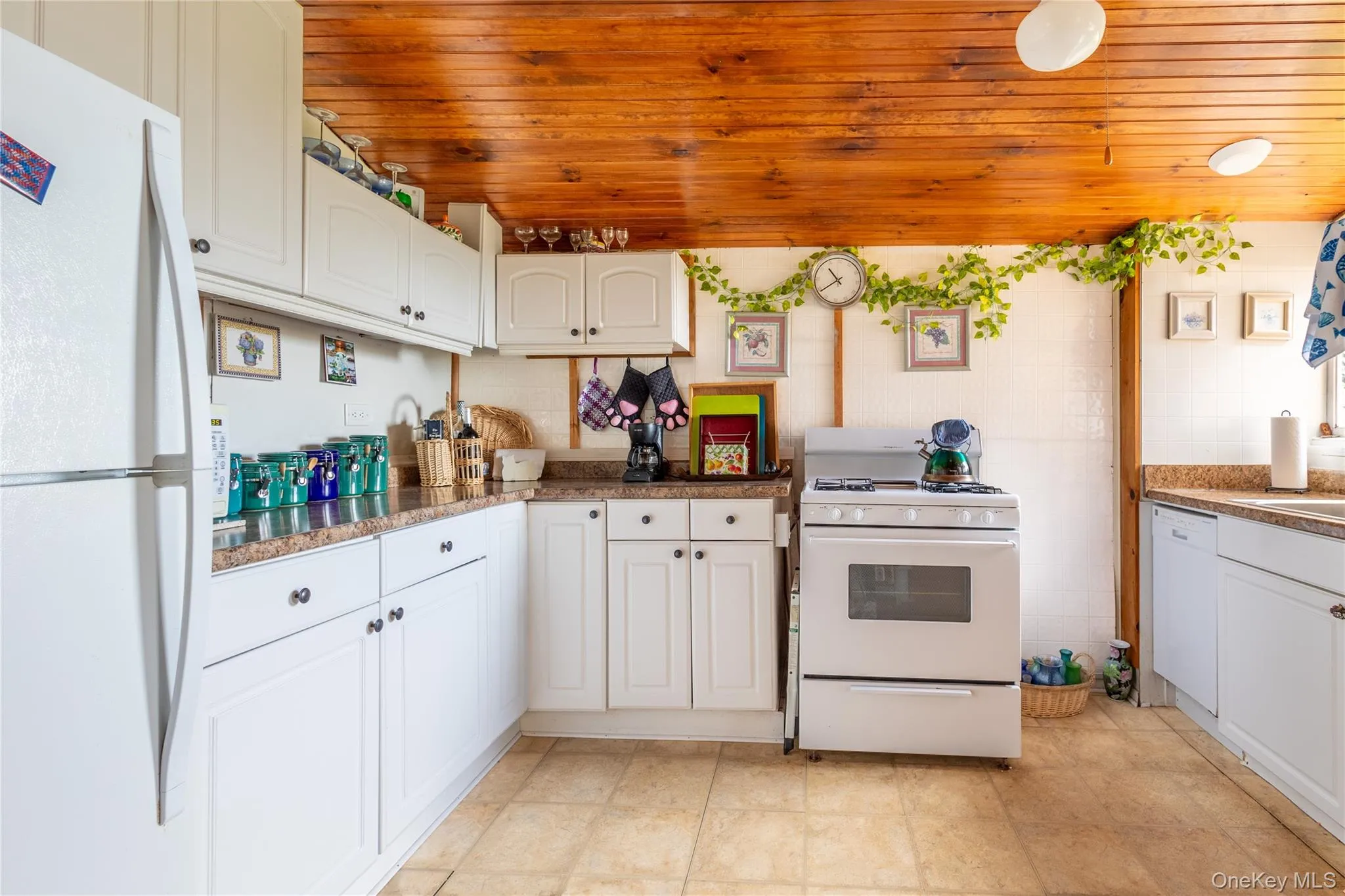 10 Acorn Path, Riverhead, NY, 2 Bedrooms Bedrooms, 4 Rooms Rooms,2 BathroomsBathrooms,Residential,For Rent,Acorn,0,1037418 10 Acorn Path, Riverhead, NY, 2 Bedrooms Bedrooms, 4 Rooms Rooms,2 BathroomsBathrooms,Residential,For Rent,Acorn,0,1037418