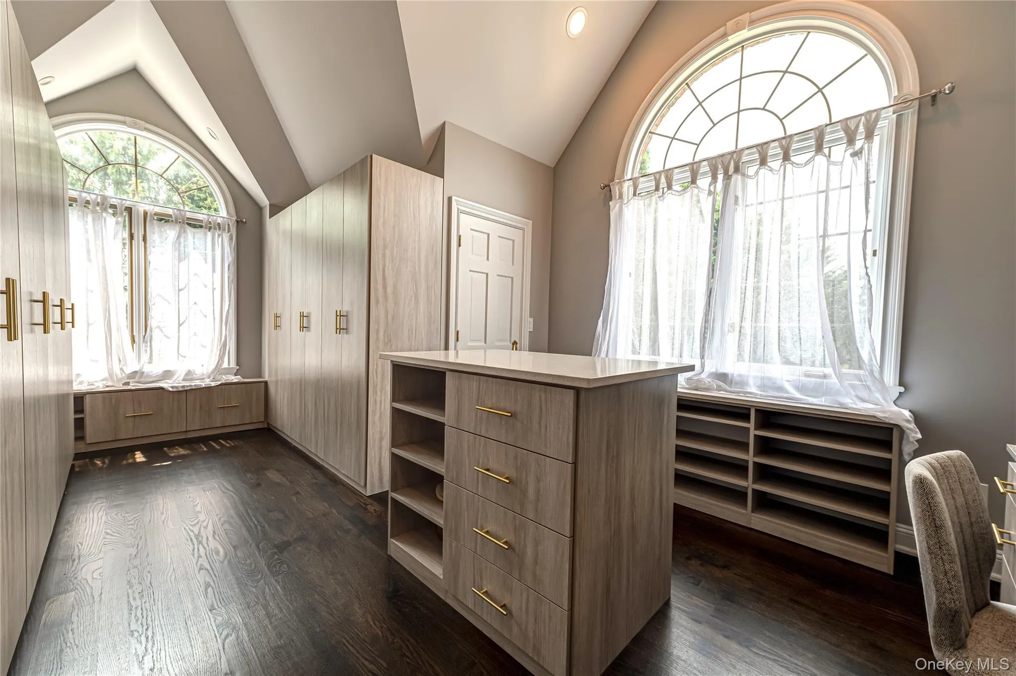 26 The Helm, Islip, NY, 5 Bedrooms Bedrooms, 11 Rooms Rooms,4 BathroomsBathrooms,Residential,For Rent,The Helm,0,1037419 26 The Helm, Islip, NY, 5 Bedrooms Bedrooms, 11 Rooms Rooms,4 BathroomsBathrooms,Residential,For Rent,The Helm,0,1037419