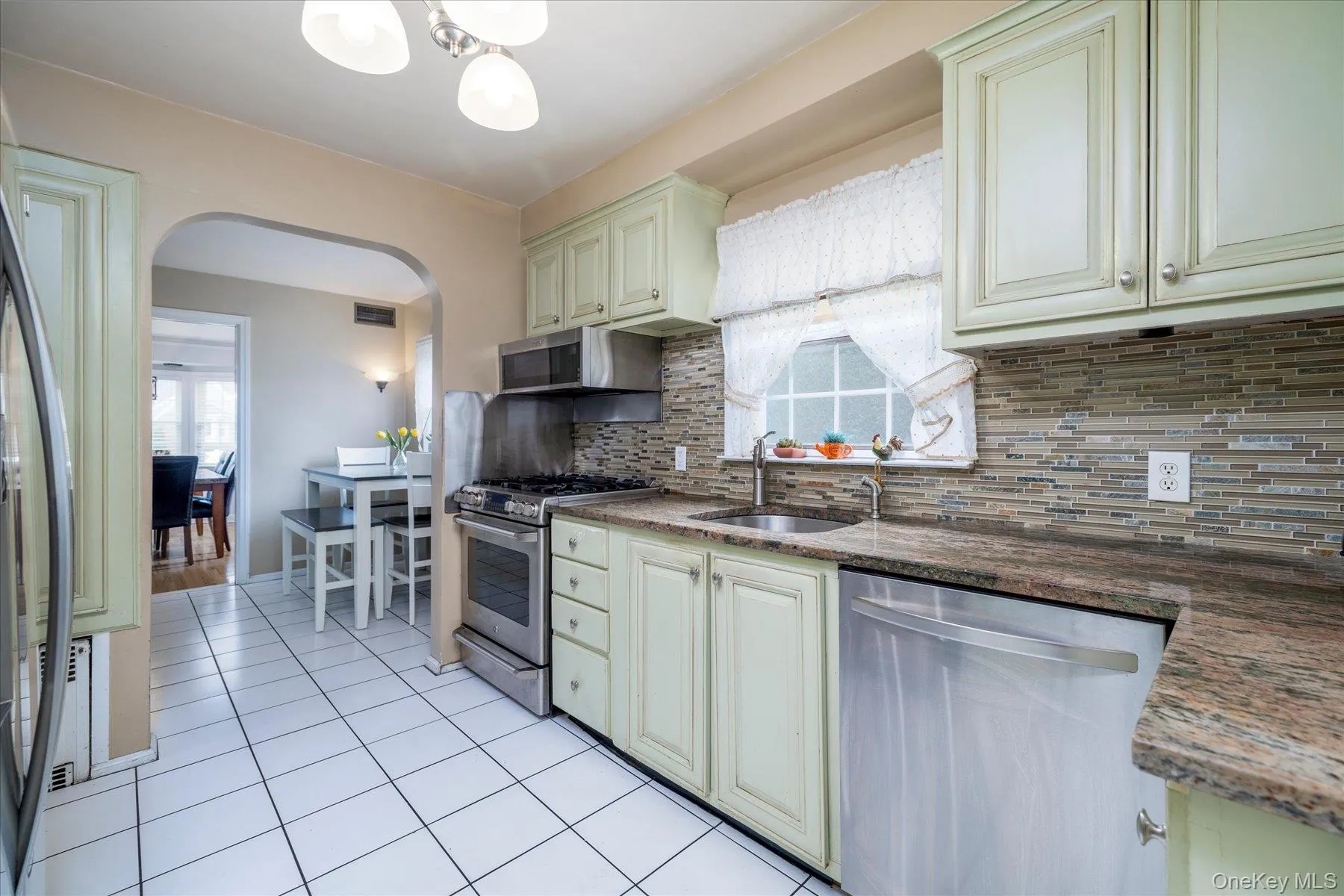 123 Centre Avenue, Hempstead, NY, 3 Bedrooms Bedrooms, 7 Rooms Rooms,2 BathroomsBathrooms,Residential,For Rent,Centre,0,1037422 123 Centre Avenue, Hempstead, NY, 3 Bedrooms Bedrooms, 7 Rooms Rooms,2 BathroomsBathrooms,Residential,For Rent,Centre,0,1037422