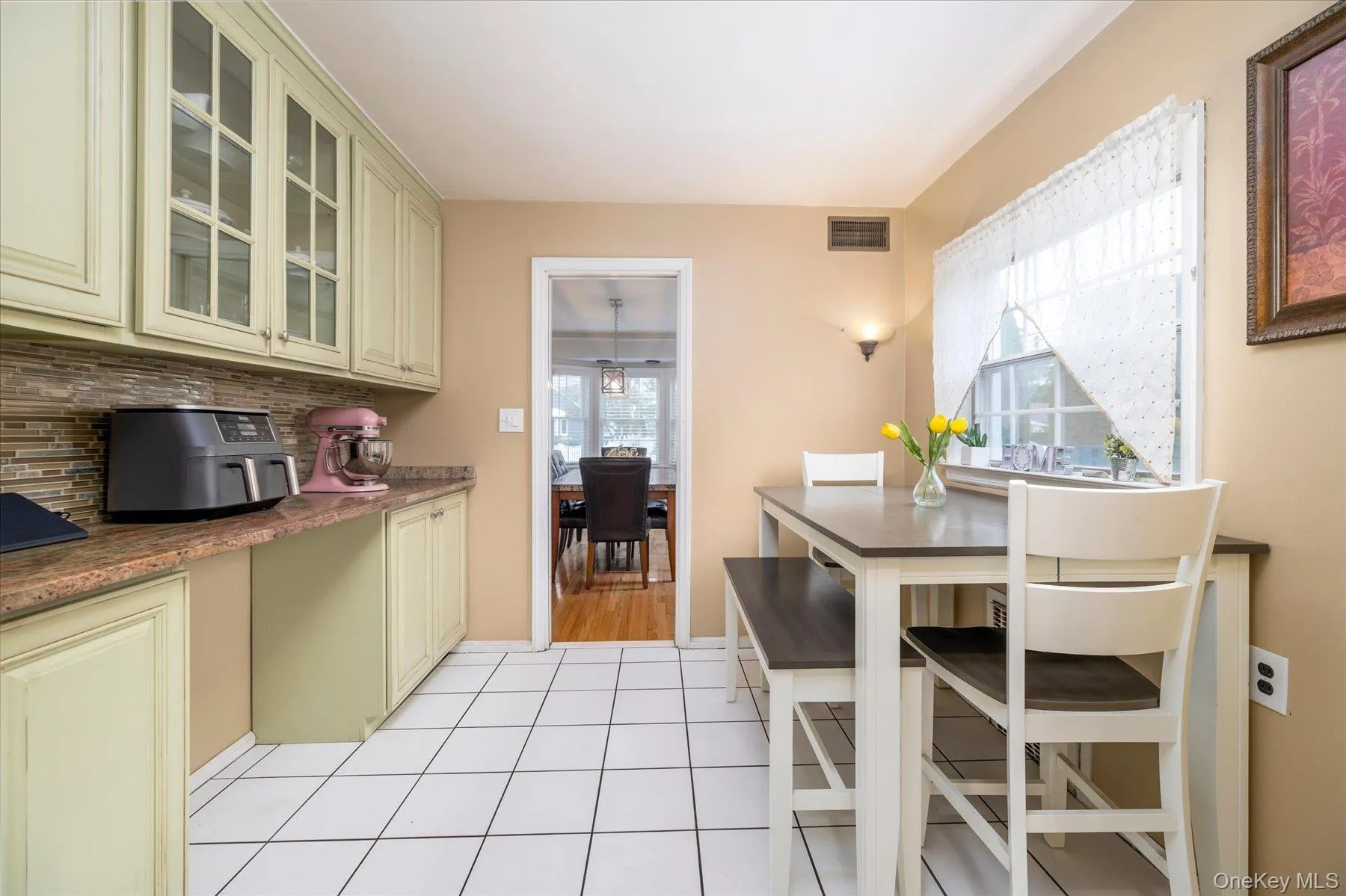 123 Centre Avenue, Hempstead, NY, 3 Bedrooms Bedrooms, 7 Rooms Rooms,2 BathroomsBathrooms,Residential,For Rent,Centre,0,1037422 123 Centre Avenue, Hempstead, NY, 3 Bedrooms Bedrooms, 7 Rooms Rooms,2 BathroomsBathrooms,Residential,For Rent,Centre,0,1037422