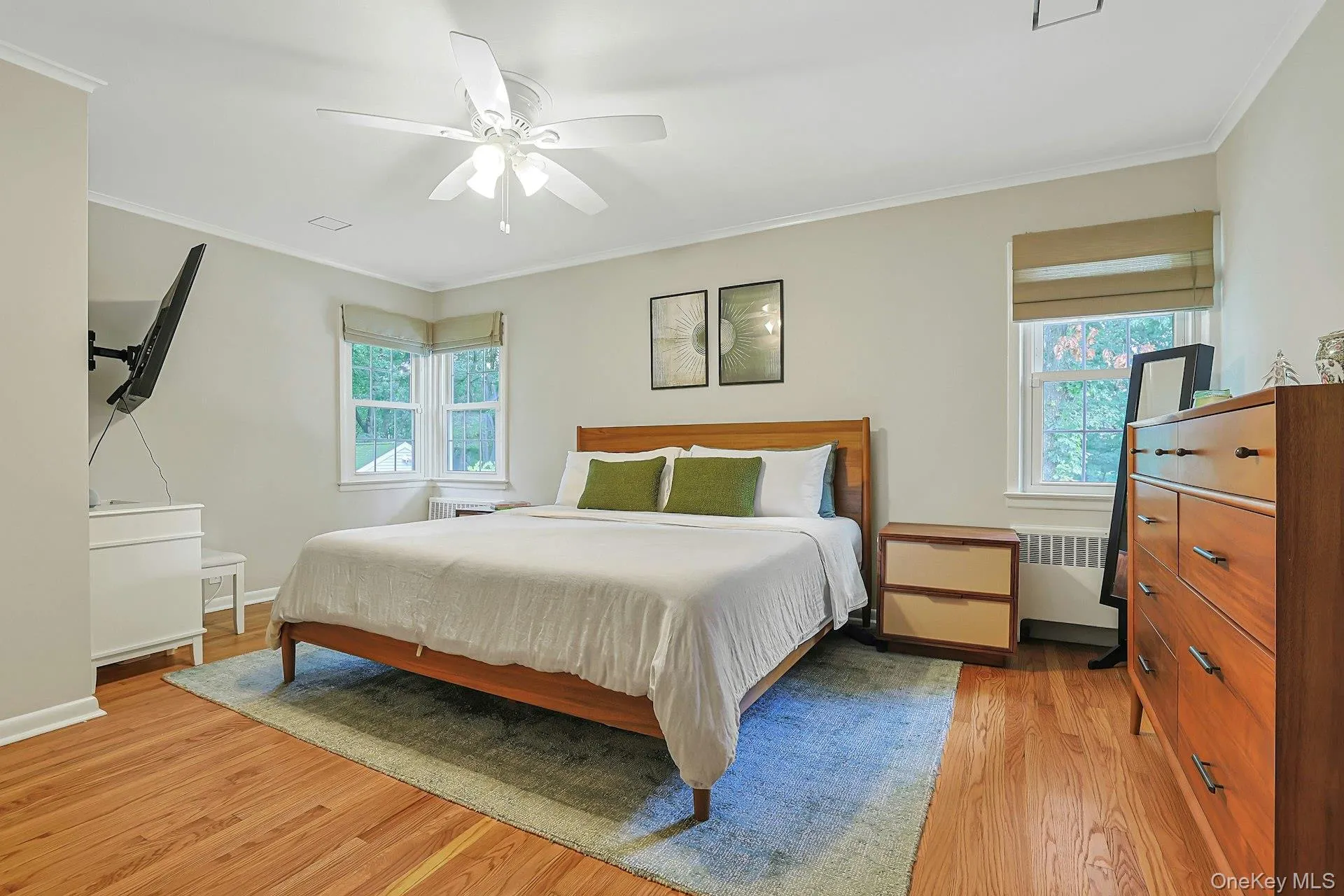 Primary Bedroom w/En Suite Primary Bedroom w/En Suite