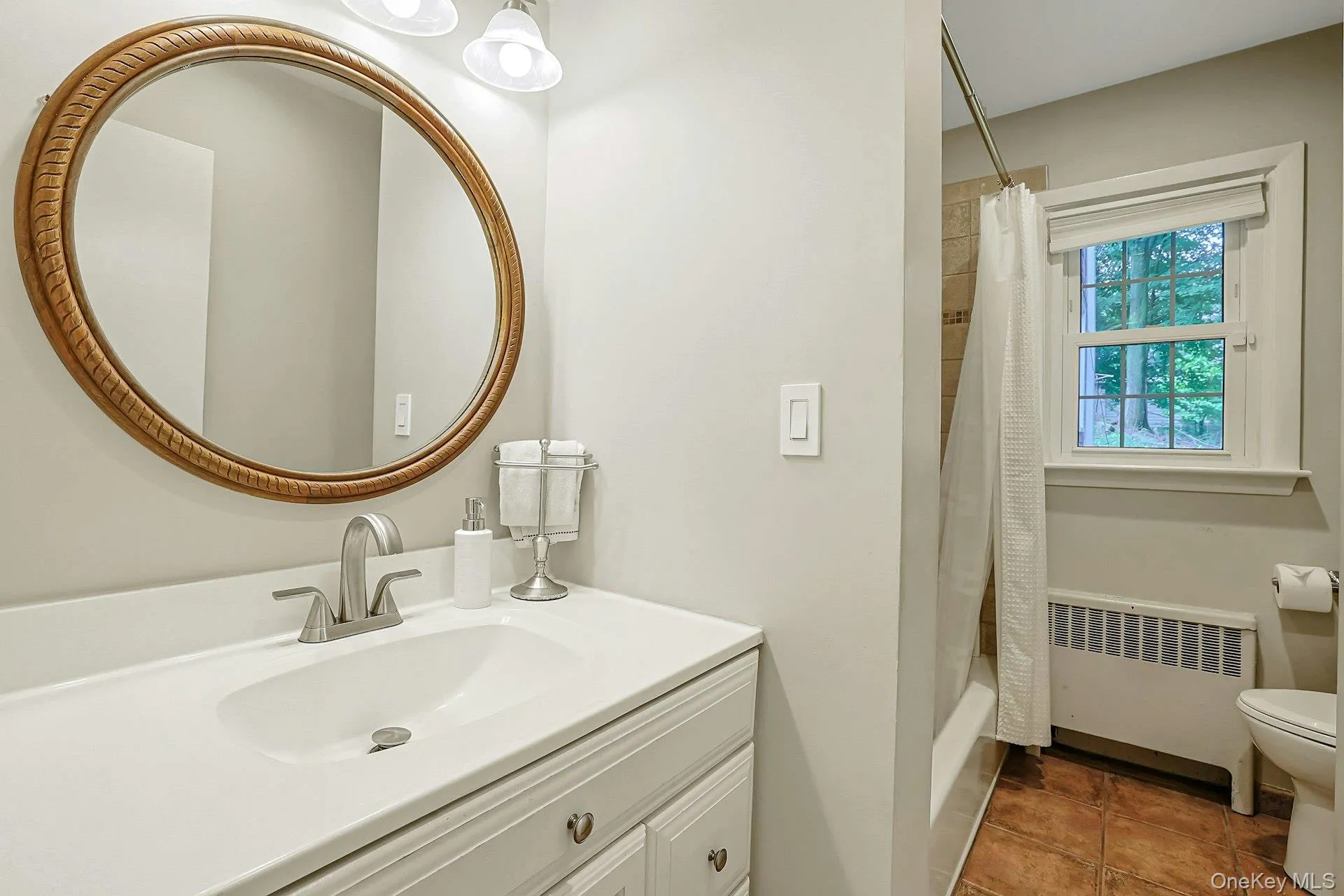 Full Hall Bathroom Full Hall Bathroom