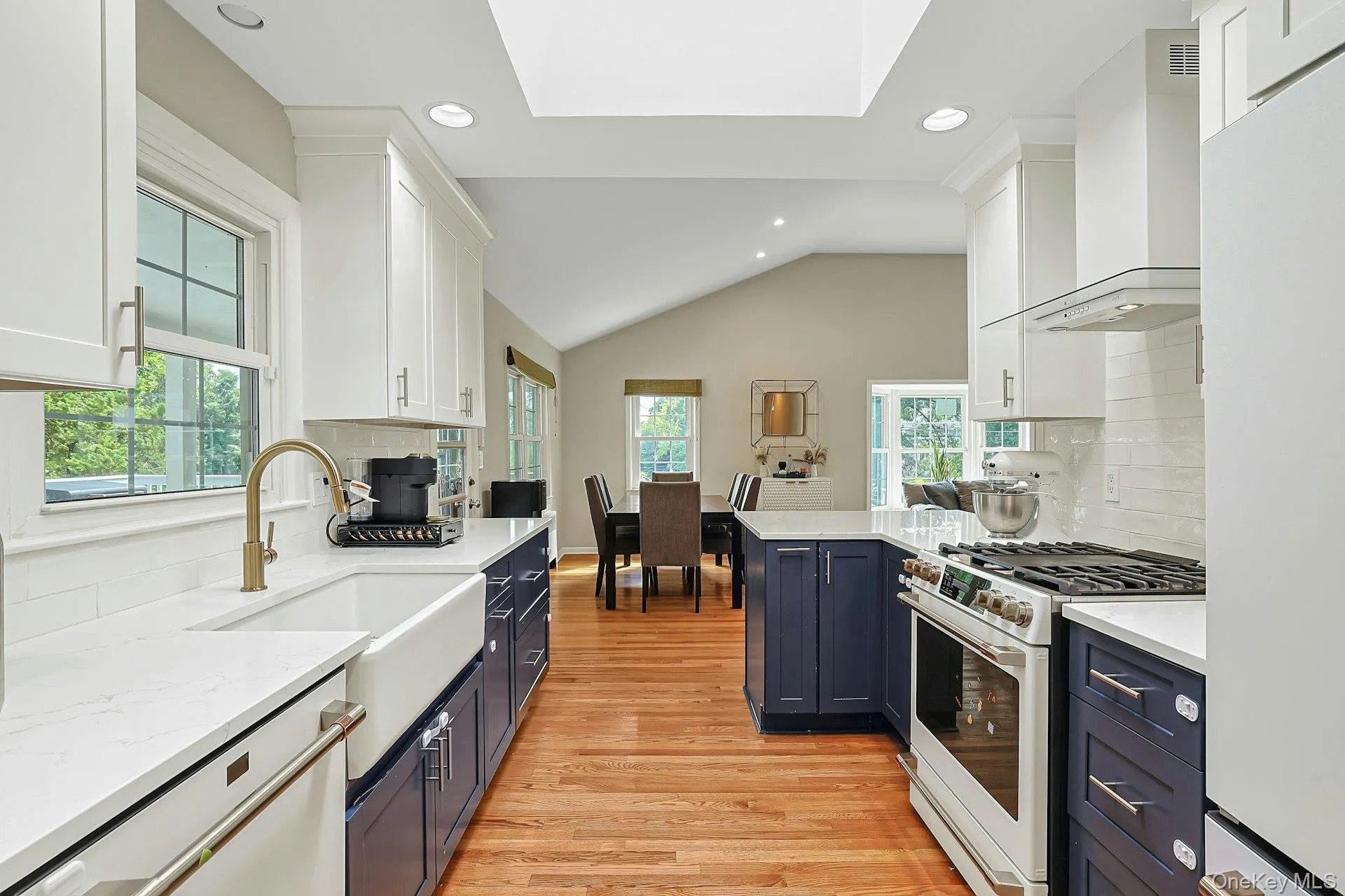 Gleaming Hardwood Floors Gleaming Hardwood Floors
