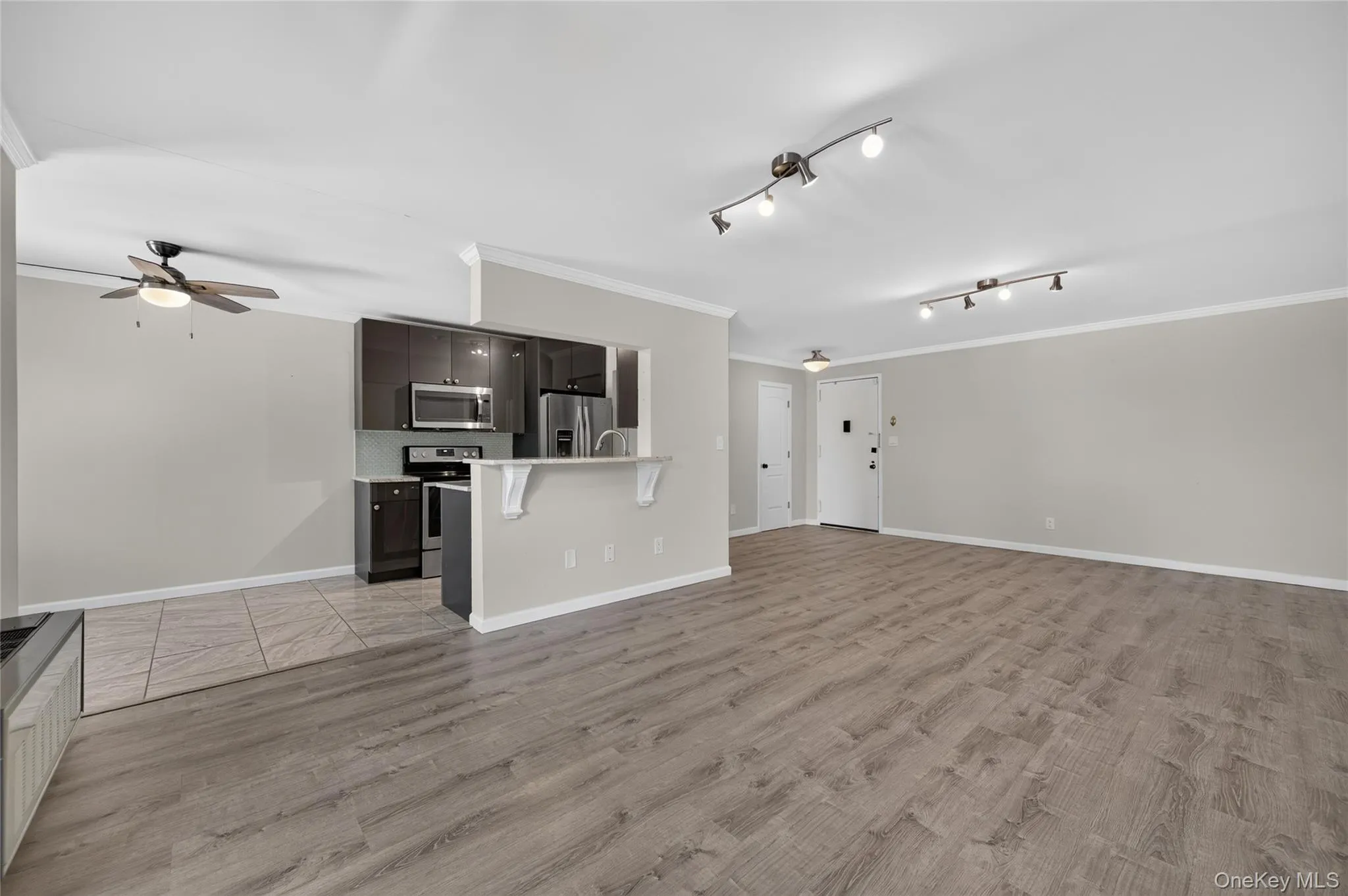 175 Maple Avenue, North Hempstead, NY, 2 Bedrooms Bedrooms, 5 Rooms Rooms,2 BathroomsBathrooms,Residential,For Rent,Maple,0,1037433 175 Maple Avenue, North Hempstead, NY, 2 Bedrooms Bedrooms, 5 Rooms Rooms,2 BathroomsBathrooms,Residential,For Rent,Maple,0,1037433