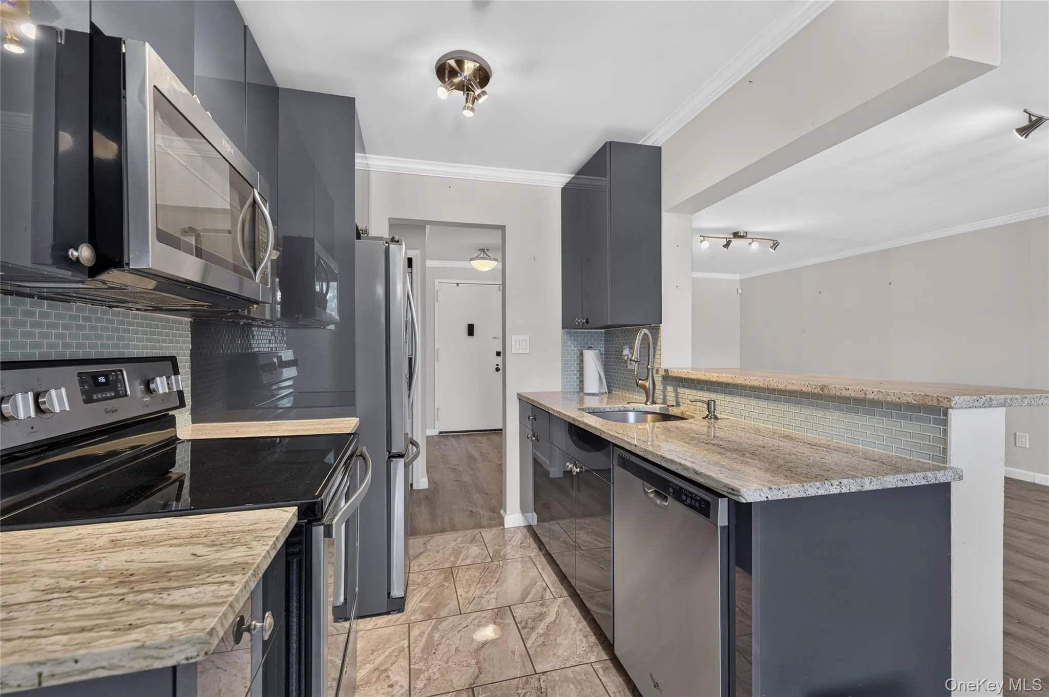 175 Maple Avenue, North Hempstead, NY, 2 Bedrooms Bedrooms, 5 Rooms Rooms,2 BathroomsBathrooms,Residential,For Rent,Maple,0,1037433 175 Maple Avenue, North Hempstead, NY, 2 Bedrooms Bedrooms, 5 Rooms Rooms,2 BathroomsBathrooms,Residential,For Rent,Maple,0,1037433