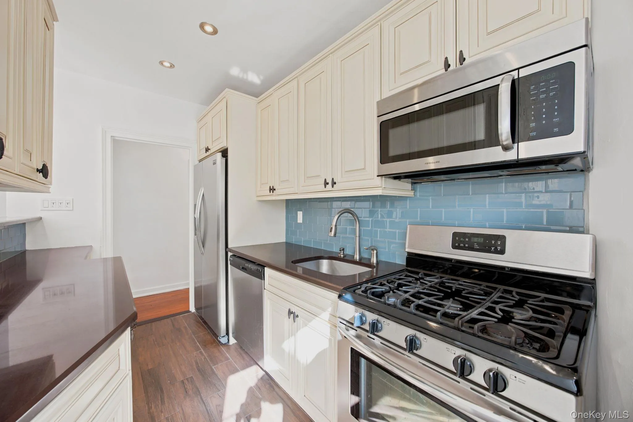 51-34 30th Avenue, New York, NY, 1 Bedroom Bedrooms, 4 Rooms Rooms,1 BathroomBathrooms,Residential,For Rent,30th,0,1037447 51-34 30th Avenue, New York, NY, 1 Bedroom Bedrooms, 4 Rooms Rooms,1 BathroomBathrooms,Residential,For Rent,30th,0,1037447