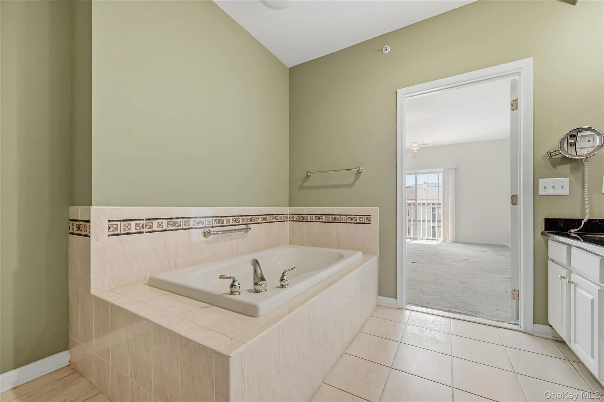 28 De Baun Avenue, Ramapo, NY, 2 Bedrooms Bedrooms, 8 Rooms Rooms,2 BathroomsBathrooms,Residential,For Rent,De Baun,0,1037454 28 De Baun Avenue, Ramapo, NY, 2 Bedrooms Bedrooms, 8 Rooms Rooms,2 BathroomsBathrooms,Residential,For Rent,De Baun,0,1037454