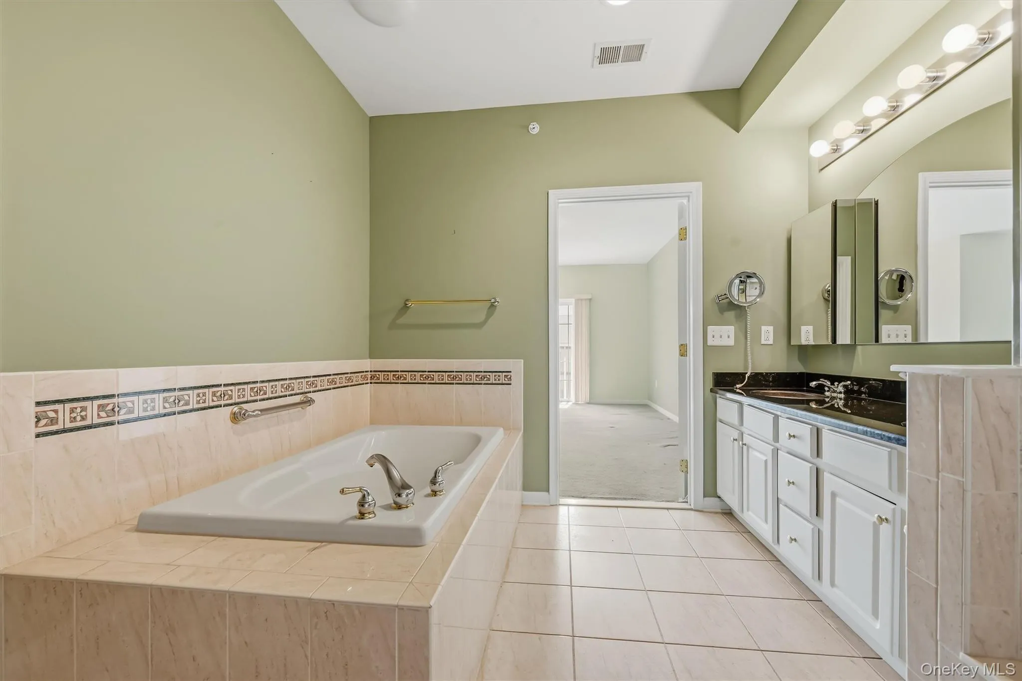 28 De Baun Avenue, Ramapo, NY, 2 Bedrooms Bedrooms, 8 Rooms Rooms,2 BathroomsBathrooms,Residential,For Rent,De Baun,0,1037454 28 De Baun Avenue, Ramapo, NY, 2 Bedrooms Bedrooms, 8 Rooms Rooms,2 BathroomsBathrooms,Residential,For Rent,De Baun,0,1037454
