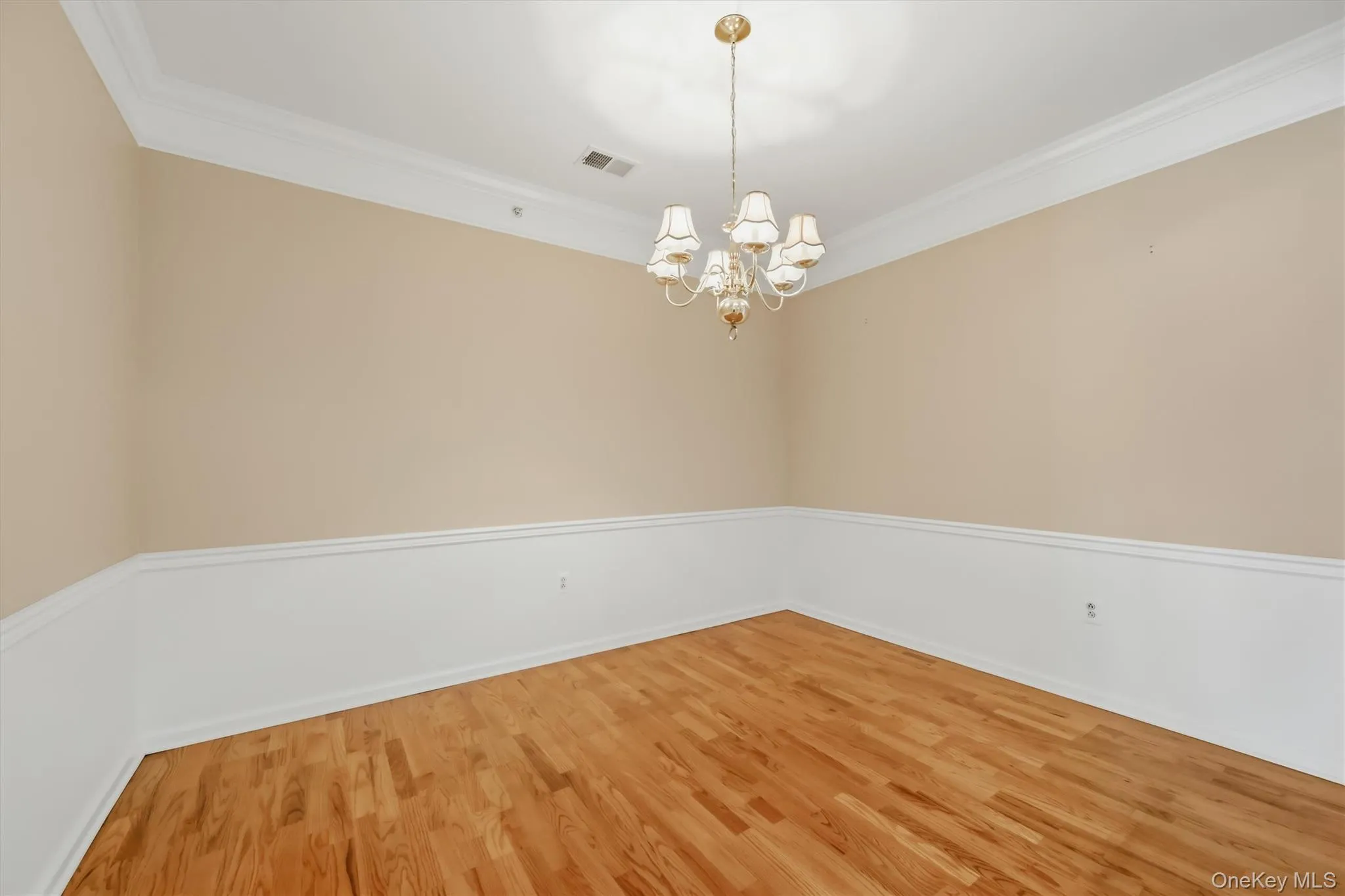 28 De Baun Avenue, Ramapo, NY, 2 Bedrooms Bedrooms, 8 Rooms Rooms,2 BathroomsBathrooms,Residential,For Rent,De Baun,0,1037454 28 De Baun Avenue, Ramapo, NY, 2 Bedrooms Bedrooms, 8 Rooms Rooms,2 BathroomsBathrooms,Residential,For Rent,De Baun,0,1037454