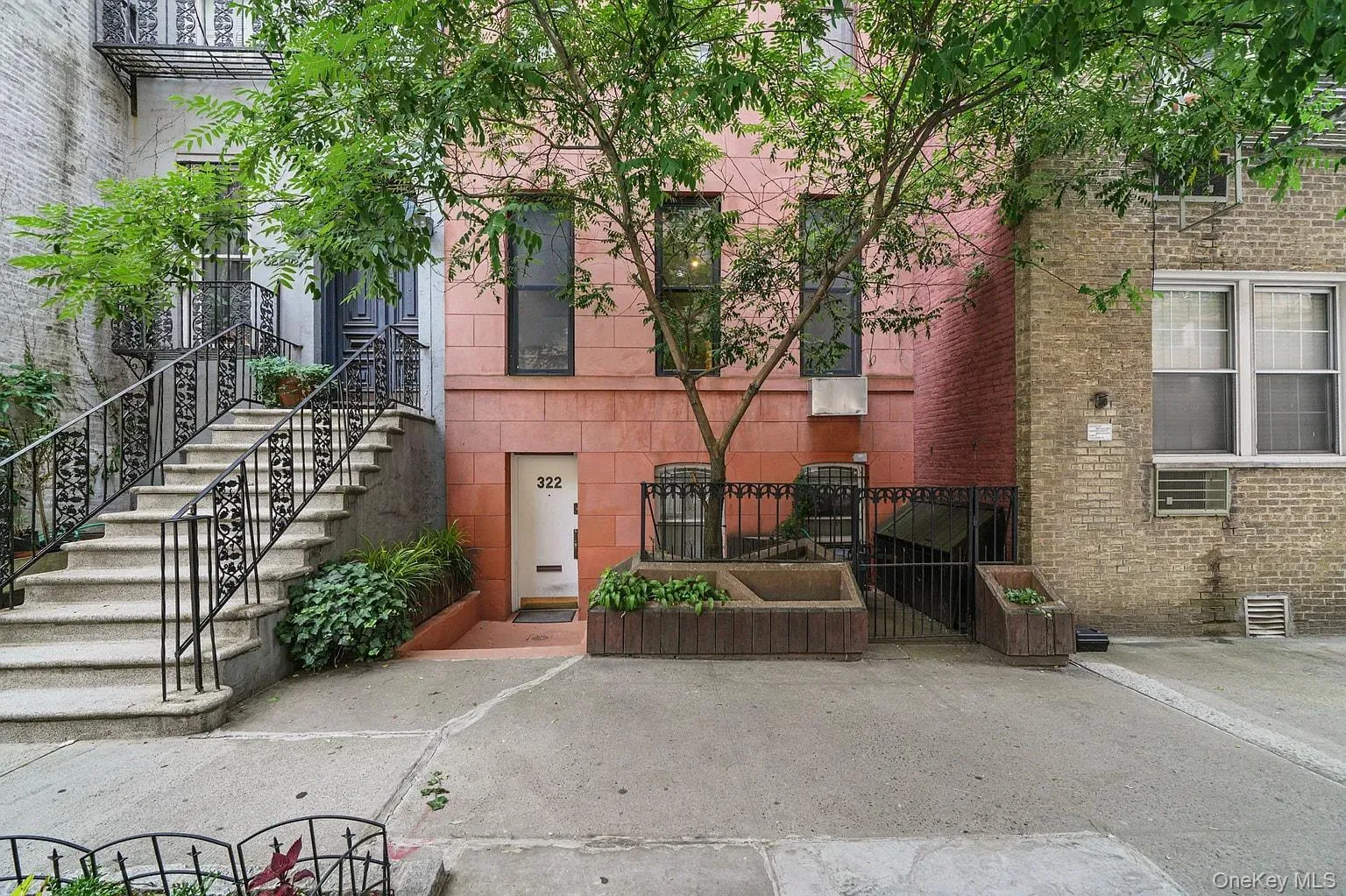 322 E 50th St, New York, NY, 3 Bedrooms Bedrooms, 10 Rooms Rooms,2 BathroomsBathrooms,Residential Lease,For Rent,E 50th St,0,1037455 322 E 50th St, New York, NY, 3 Bedrooms Bedrooms, 10 Rooms Rooms,2 BathroomsBathrooms,Residential Lease,For Rent,E 50th St,0,1037455