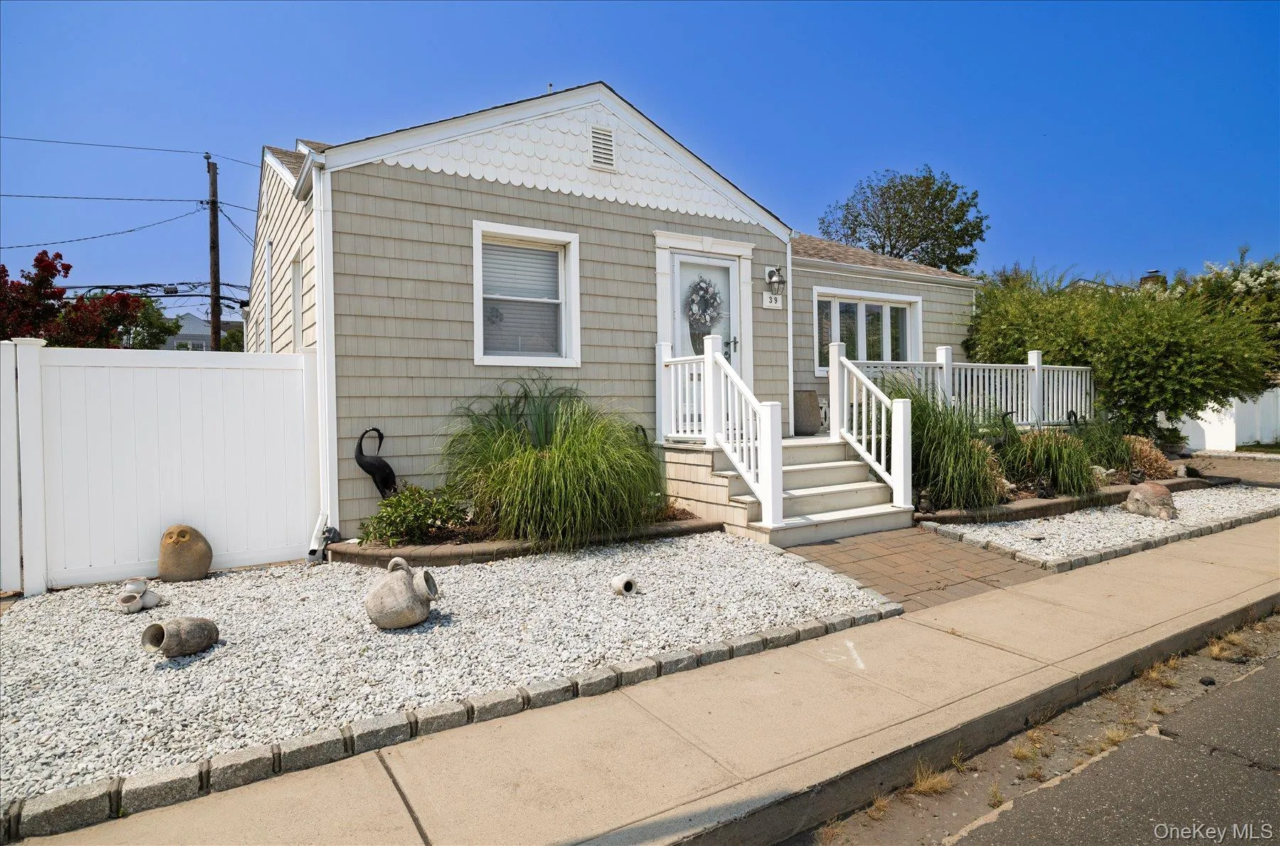39 Vinton Street, Long Beach, NY, 4 Bedrooms Bedrooms, 7 Rooms Rooms,2 BathroomsBathrooms,Residential,For Rent,Vinton,0,1037461 39 Vinton Street, Long Beach, NY, 4 Bedrooms Bedrooms, 7 Rooms Rooms,2 BathroomsBathrooms,Residential,For Rent,Vinton,0,1037461