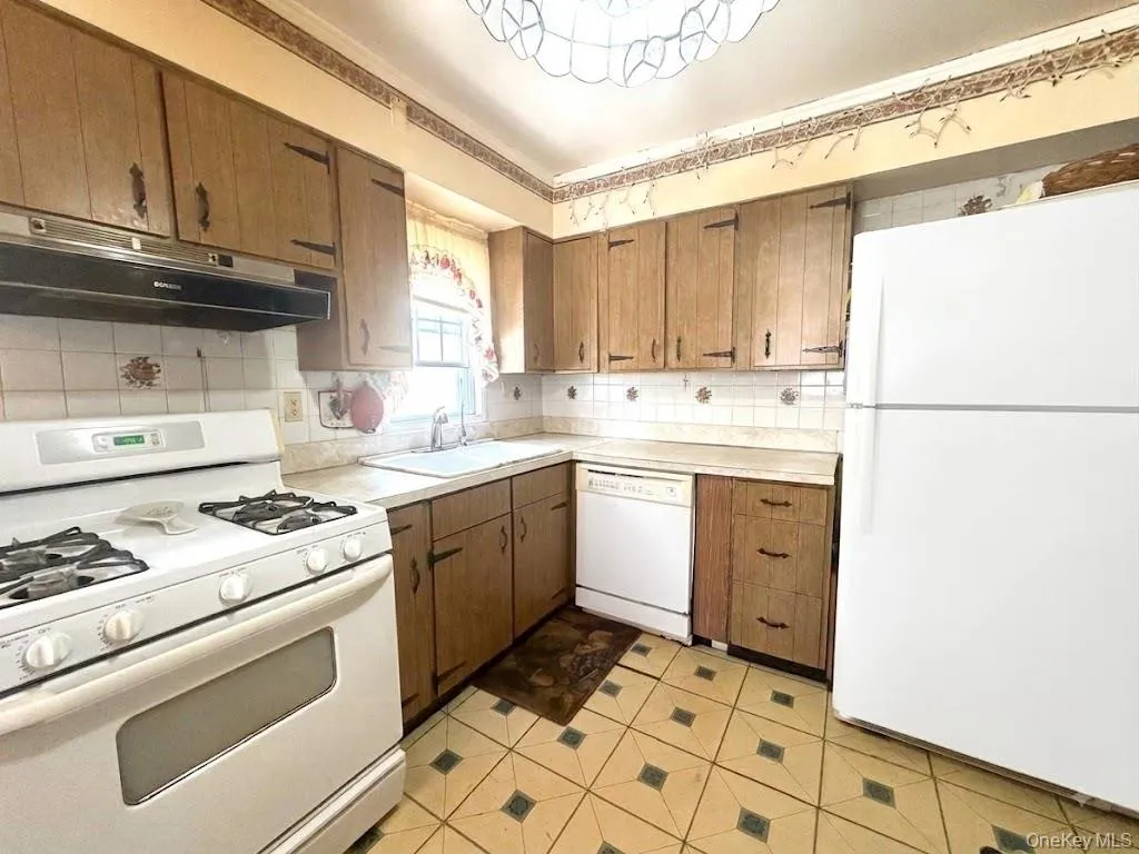 1112 Mc Kenna Place, Hempstead, NY, 4 Bedrooms Bedrooms, 8 Rooms Rooms,2 BathroomsBathrooms,Residential,For Rent,Mc Kenna,0,1037463 1112 Mc Kenna Place, Hempstead, NY, 4 Bedrooms Bedrooms, 8 Rooms Rooms,2 BathroomsBathrooms,Residential,For Rent,Mc Kenna,0,1037463