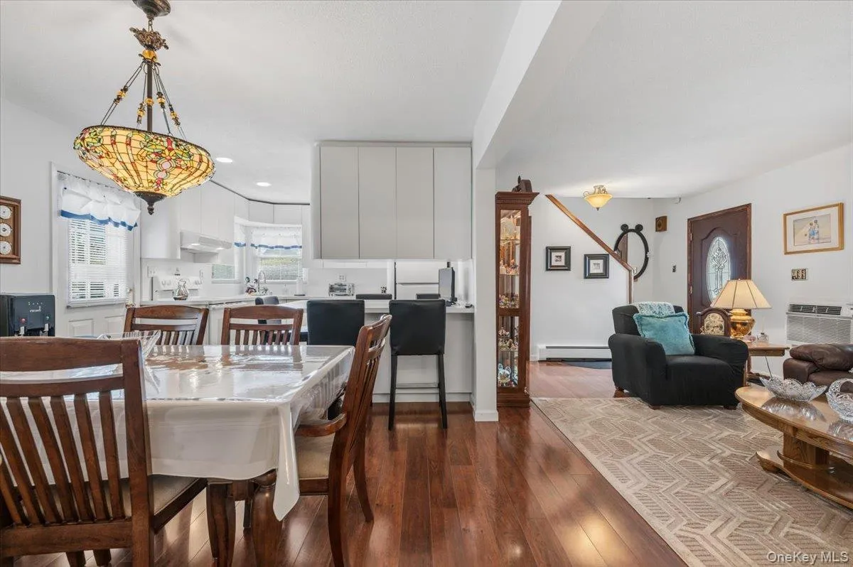 210 5th Street, Oyster Bay, NY, 3 Bedrooms Bedrooms, 7 Rooms Rooms,2 BathroomsBathrooms,Residential,For Rent,5th,0,1037468 210 5th Street, Oyster Bay, NY, 3 Bedrooms Bedrooms, 7 Rooms Rooms,2 BathroomsBathrooms,Residential,For Rent,5th,0,1037468