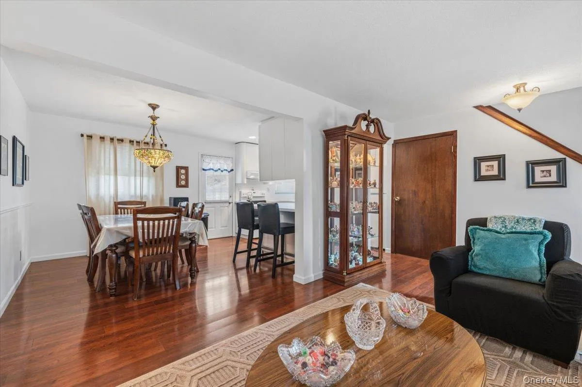 210 5th Street, Oyster Bay, NY, 3 Bedrooms Bedrooms, 7 Rooms Rooms,2 BathroomsBathrooms,Residential,For Rent,5th,0,1037468 210 5th Street, Oyster Bay, NY, 3 Bedrooms Bedrooms, 7 Rooms Rooms,2 BathroomsBathrooms,Residential,For Rent,5th,0,1037468