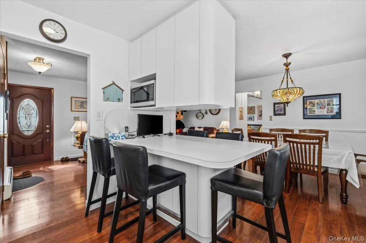 210 5th Street, Oyster Bay, NY, 3 Bedrooms Bedrooms, 7 Rooms Rooms,2 BathroomsBathrooms,Residential,For Rent,5th,0,1037468 210 5th Street, Oyster Bay, NY, 3 Bedrooms Bedrooms, 7 Rooms Rooms,2 BathroomsBathrooms,Residential,For Rent,5th,0,1037468
