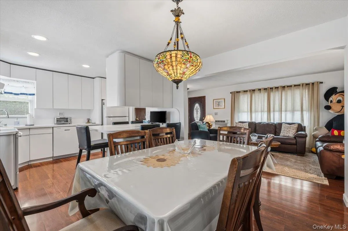 210 5th Street, Oyster Bay, NY, 3 Bedrooms Bedrooms, 7 Rooms Rooms,2 BathroomsBathrooms,Residential,For Rent,5th,0,1037468 210 5th Street, Oyster Bay, NY, 3 Bedrooms Bedrooms, 7 Rooms Rooms,2 BathroomsBathrooms,Residential,For Rent,5th,0,1037468