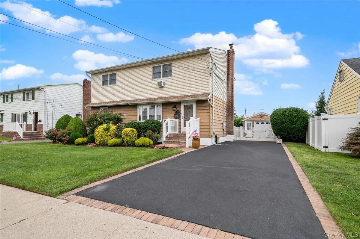 210 5th Street, Oyster Bay, NY, 3 Bedrooms Bedrooms, 7 Rooms Rooms,2 BathroomsBathrooms,Residential,For Rent,5th,0,1037468 210 5th Street, Oyster Bay, NY, 3 Bedrooms Bedrooms, 7 Rooms Rooms,2 BathroomsBathrooms,Residential,For Rent,5th,0,1037468