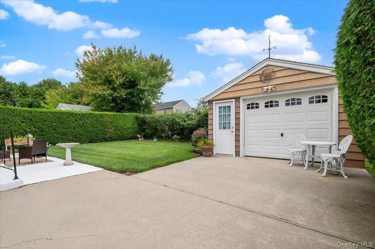 210 5th Street, Oyster Bay, NY, 3 Bedrooms Bedrooms, 7 Rooms Rooms,2 BathroomsBathrooms,Residential,For Rent,5th,0,1037468 210 5th Street, Oyster Bay, NY, 3 Bedrooms Bedrooms, 7 Rooms Rooms,2 BathroomsBathrooms,Residential,For Rent,5th,0,1037468