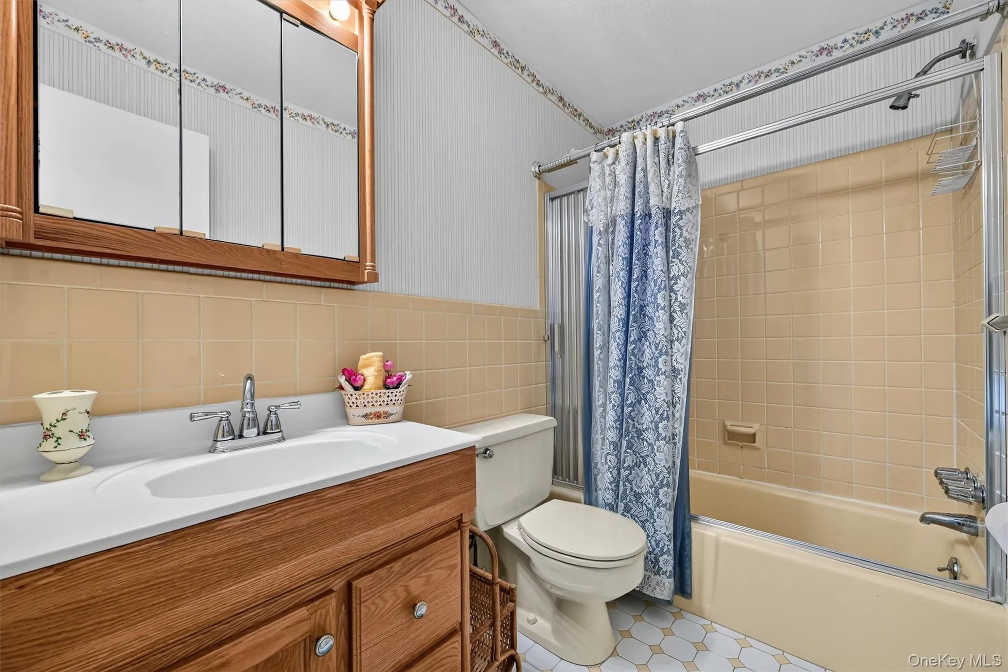 24 Meadow Street, Newburgh (town), NY, 3 Bedrooms Bedrooms, 7 Rooms Rooms,2 BathroomsBathrooms,Residential,For Rent,Meadow,0,1037473 24 Meadow Street, Newburgh (town), NY, 3 Bedrooms Bedrooms, 7 Rooms Rooms,2 BathroomsBathrooms,Residential,For Rent,Meadow,0,1037473
