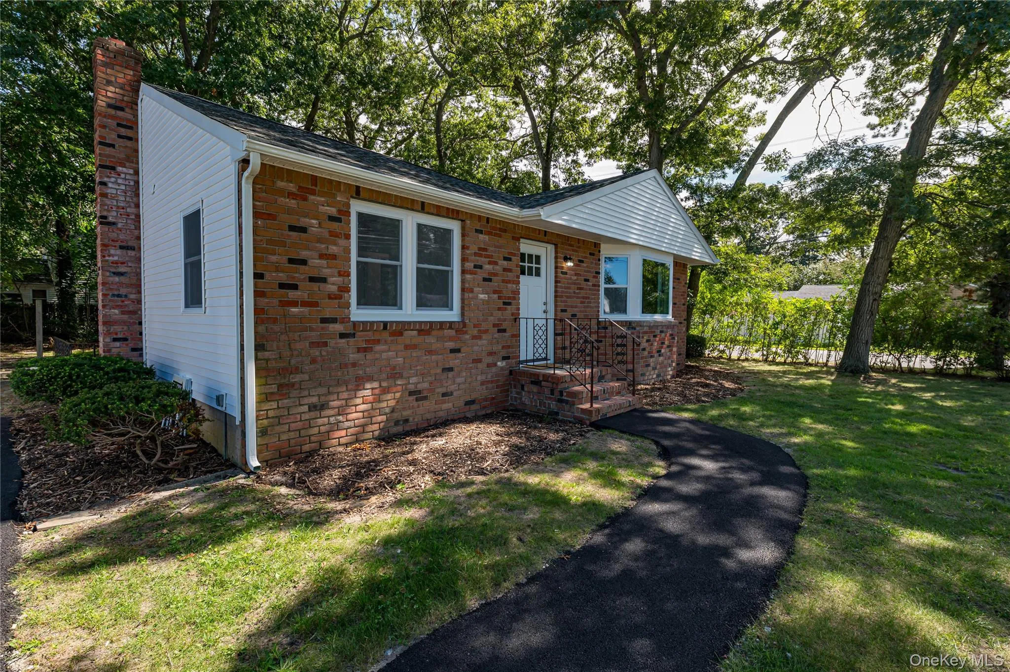 17 Lake Prom, Brookhaven, NY, 3 Bedrooms Bedrooms, 6 Rooms Rooms,1 BathroomBathrooms,Residential,For Rent,Lake,0,1037474 17 Lake Prom, Brookhaven, NY, 3 Bedrooms Bedrooms, 6 Rooms Rooms,1 BathroomBathrooms,Residential,For Rent,Lake,0,1037474