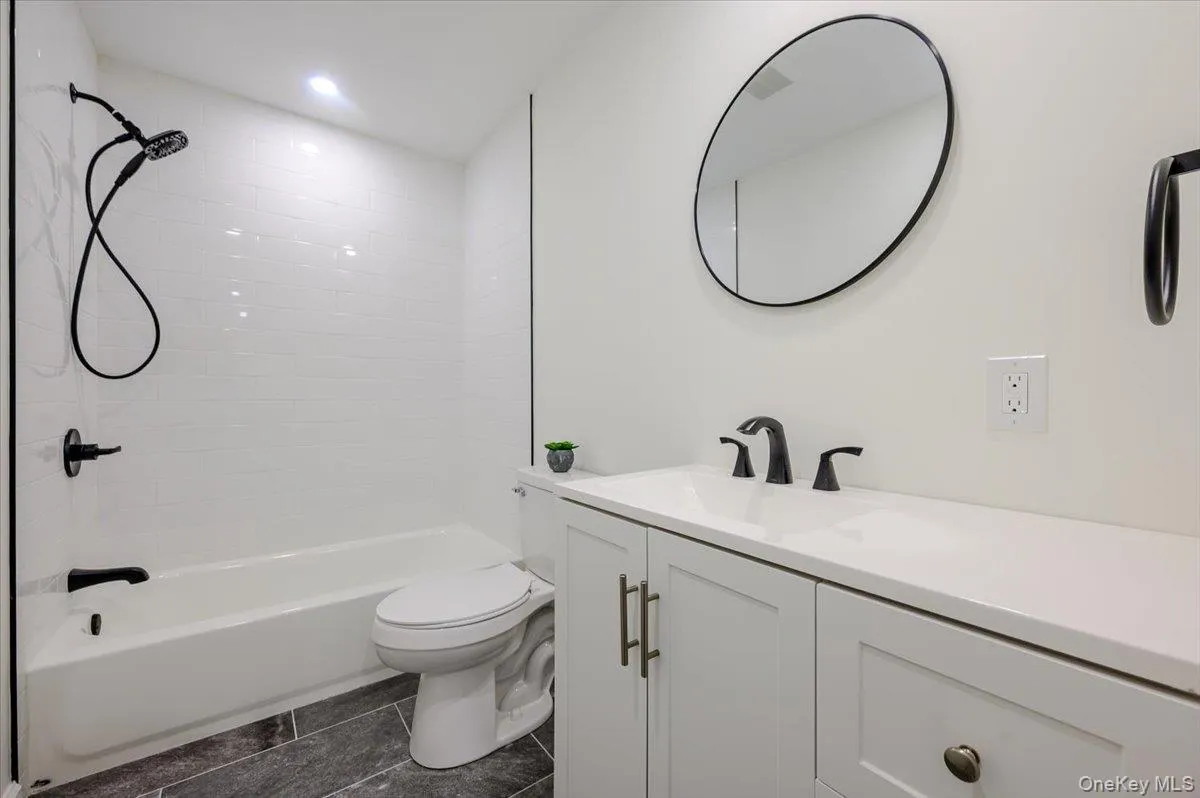 17 Lake Prom, Brookhaven, NY, 3 Bedrooms Bedrooms, 6 Rooms Rooms,1 BathroomBathrooms,Residential,For Rent,Lake,0,1037474 17 Lake Prom, Brookhaven, NY, 3 Bedrooms Bedrooms, 6 Rooms Rooms,1 BathroomBathrooms,Residential,For Rent,Lake,0,1037474