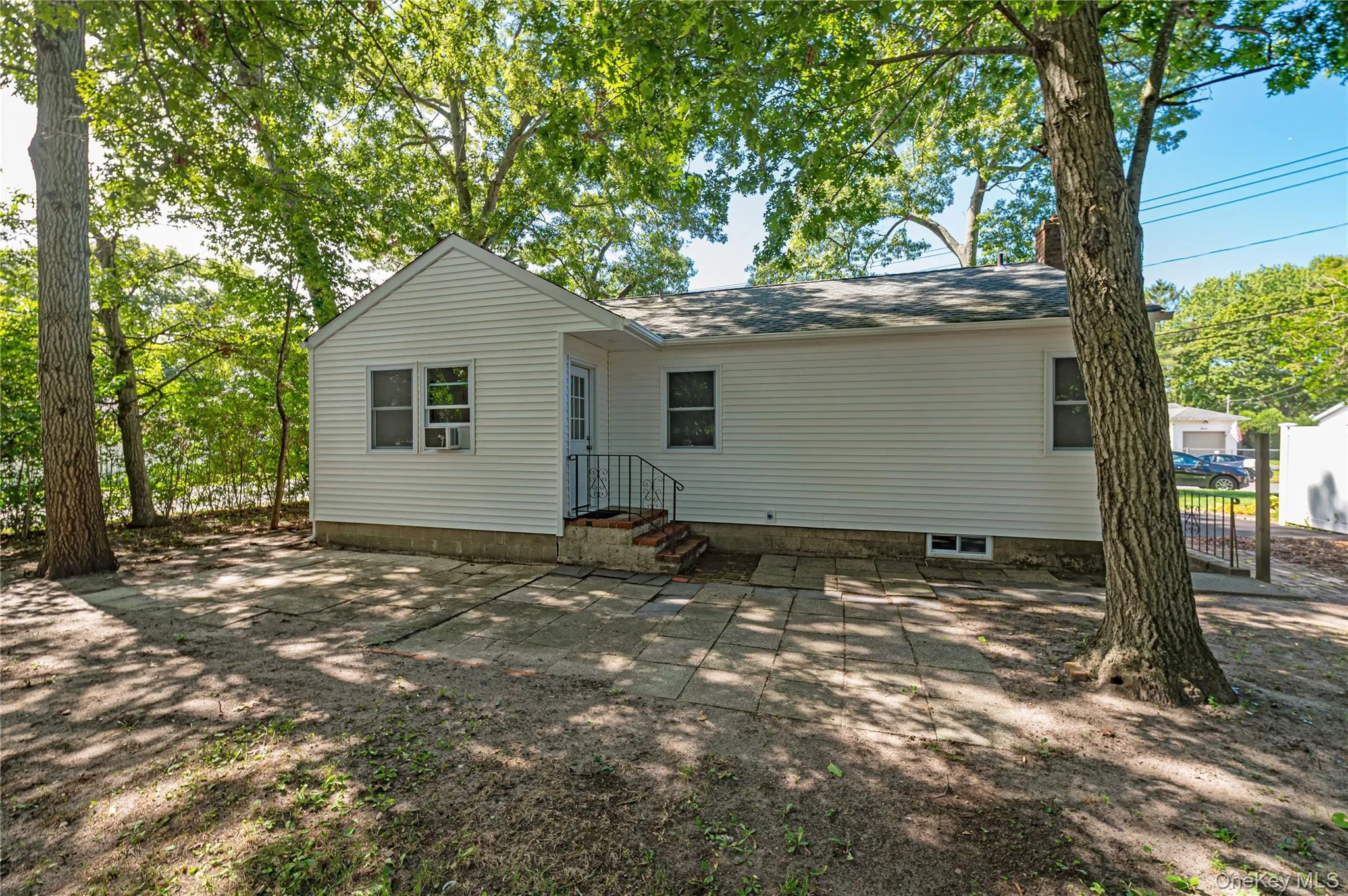 17 Lake Prom, Brookhaven, NY, 3 Bedrooms Bedrooms, 6 Rooms Rooms,1 BathroomBathrooms,Residential,For Rent,Lake,0,1037474 17 Lake Prom, Brookhaven, NY, 3 Bedrooms Bedrooms, 6 Rooms Rooms,1 BathroomBathrooms,Residential,For Rent,Lake,0,1037474