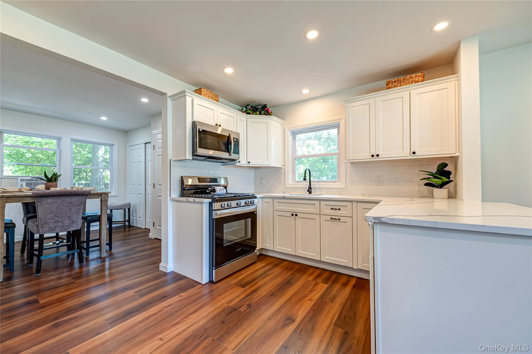 17 Lake Prom, Brookhaven, NY, 3 Bedrooms Bedrooms, 6 Rooms Rooms,1 BathroomBathrooms,Residential,For Rent,Lake,0,1037474 17 Lake Prom, Brookhaven, NY, 3 Bedrooms Bedrooms, 6 Rooms Rooms,1 BathroomBathrooms,Residential,For Rent,Lake,0,1037474