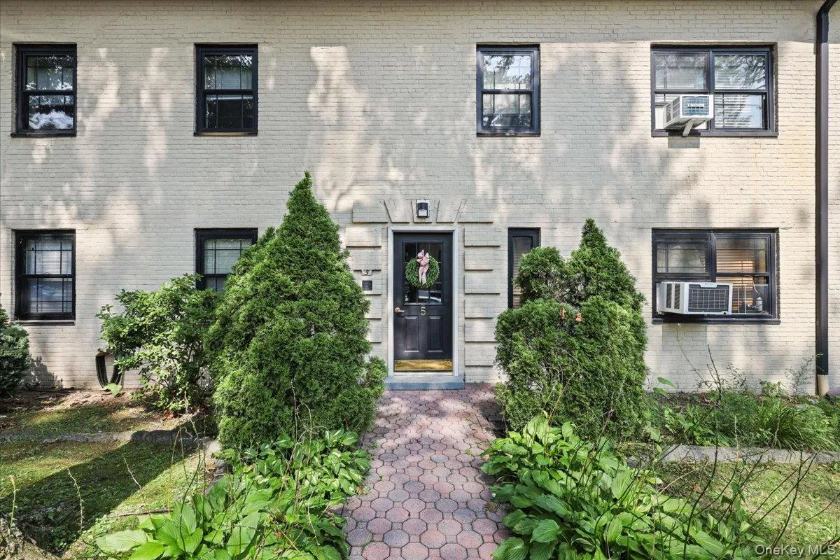5 Whitehall Road, Eastchester, NY, 1 Bedroom Bedrooms, 3 Rooms Rooms,1 BathroomBathrooms,Residential,For Rent,Whitehall,0,1037479 5 Whitehall Road, Eastchester, NY, 1 Bedroom Bedrooms, 3 Rooms Rooms,1 BathroomBathrooms,Residential,For Rent,Whitehall,0,1037479