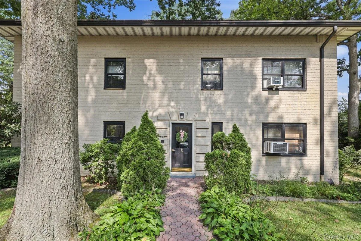 5 Whitehall Road, Eastchester, NY, 1 Bedroom Bedrooms, 3 Rooms Rooms,1 BathroomBathrooms,Residential,For Rent,Whitehall,0,1037479 5 Whitehall Road, Eastchester, NY, 1 Bedroom Bedrooms, 3 Rooms Rooms,1 BathroomBathrooms,Residential,For Rent,Whitehall,0,1037479