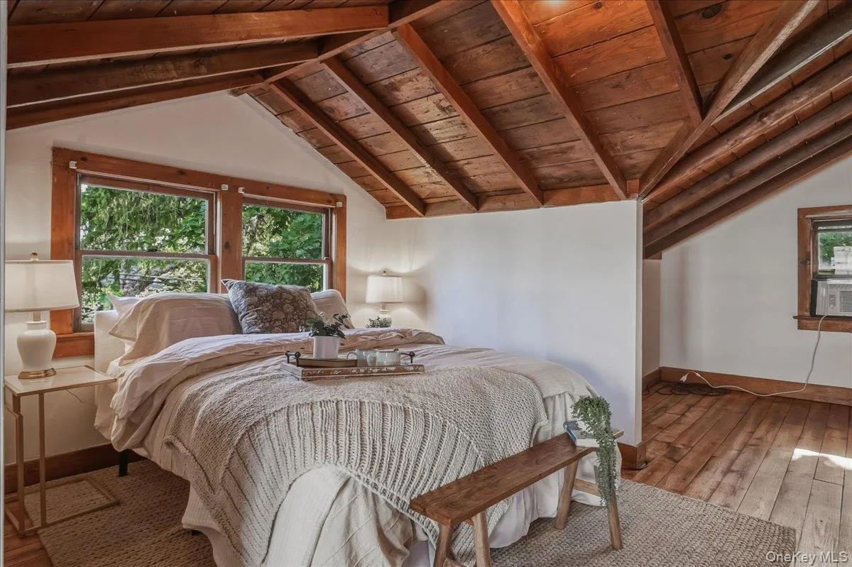 5 Coles Place, Huntington, NY, 2 Bedrooms Bedrooms, 5 Rooms Rooms,1 BathroomBathrooms,Residential,For Rent,Coles,0,1037480 5 Coles Place, Huntington, NY, 2 Bedrooms Bedrooms, 5 Rooms Rooms,1 BathroomBathrooms,Residential,For Rent,Coles,0,1037480