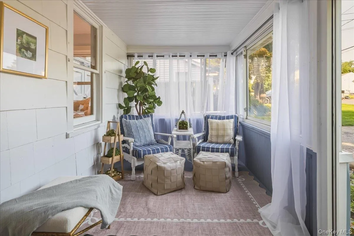5 Coles Place, Huntington, NY, 2 Bedrooms Bedrooms, 5 Rooms Rooms,1 BathroomBathrooms,Residential,For Rent,Coles,0,1037480 5 Coles Place, Huntington, NY, 2 Bedrooms Bedrooms, 5 Rooms Rooms,1 BathroomBathrooms,Residential,For Rent,Coles,0,1037480