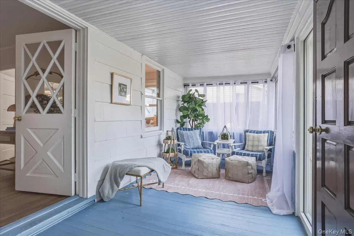 5 Coles Place, Huntington, NY, 2 Bedrooms Bedrooms, 5 Rooms Rooms,1 BathroomBathrooms,Residential,For Rent,Coles,0,1037480 5 Coles Place, Huntington, NY, 2 Bedrooms Bedrooms, 5 Rooms Rooms,1 BathroomBathrooms,Residential,For Rent,Coles,0,1037480