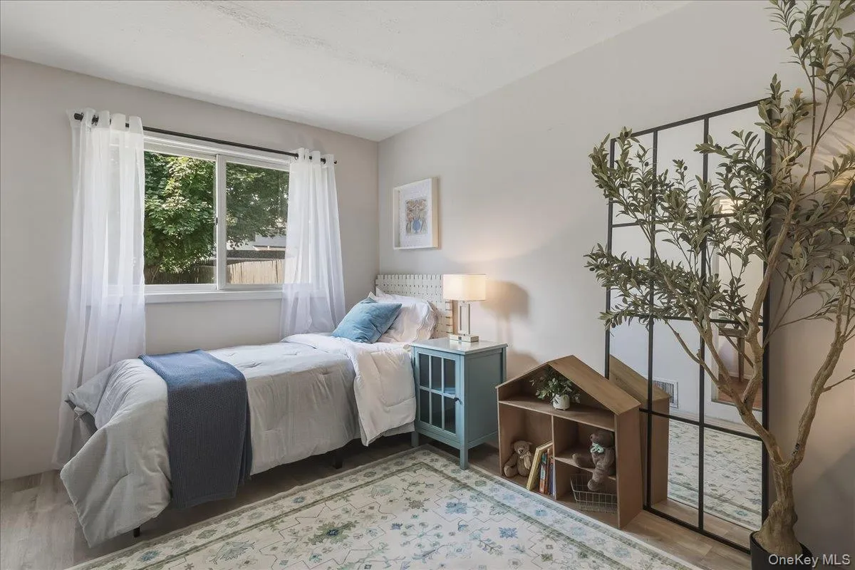 5 Coles Place, Huntington, NY, 2 Bedrooms Bedrooms, 5 Rooms Rooms,1 BathroomBathrooms,Residential,For Rent,Coles,0,1037480 5 Coles Place, Huntington, NY, 2 Bedrooms Bedrooms, 5 Rooms Rooms,1 BathroomBathrooms,Residential,For Rent,Coles,0,1037480