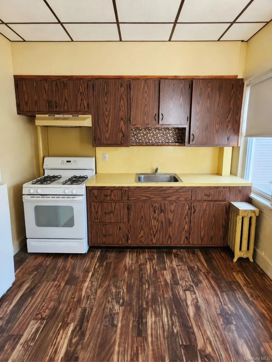 20-42 41st Street, New York, NY, 2 Bedrooms Bedrooms, 5 Rooms Rooms,1 BathroomBathrooms,Residential,For Rent,41st,0,1037487 20-42 41st Street, New York, NY, 2 Bedrooms Bedrooms, 5 Rooms Rooms,1 BathroomBathrooms,Residential,For Rent,41st,0,1037487