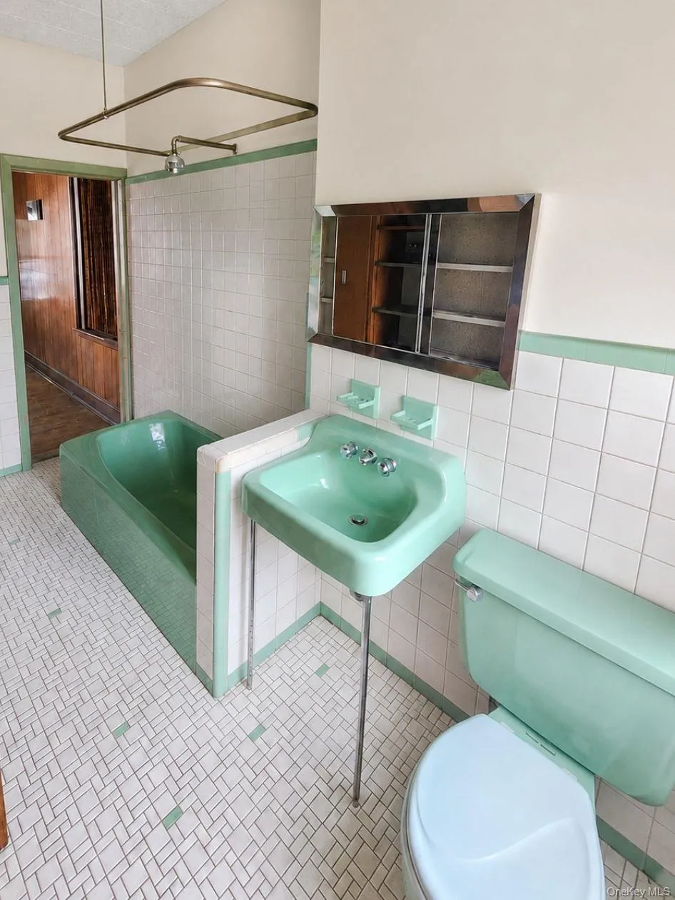 20-42 41st Street, New York, NY, 2 Bedrooms Bedrooms, 5 Rooms Rooms,1 BathroomBathrooms,Residential,For Rent,41st,0,1037487 20-42 41st Street, New York, NY, 2 Bedrooms Bedrooms, 5 Rooms Rooms,1 BathroomBathrooms,Residential,For Rent,41st,0,1037487